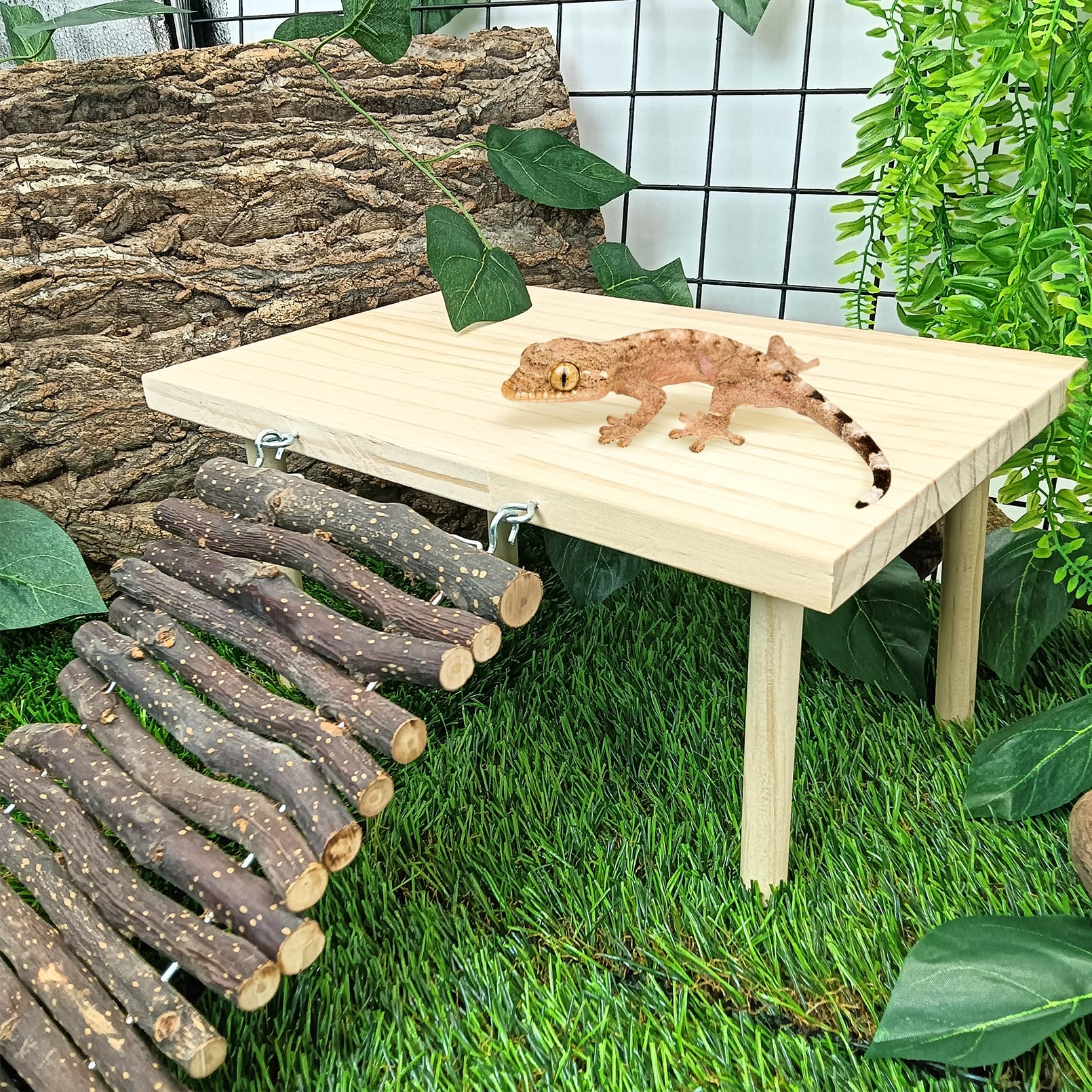 BNOSDM lizard platform with wooden bridge invites climbing and exploration