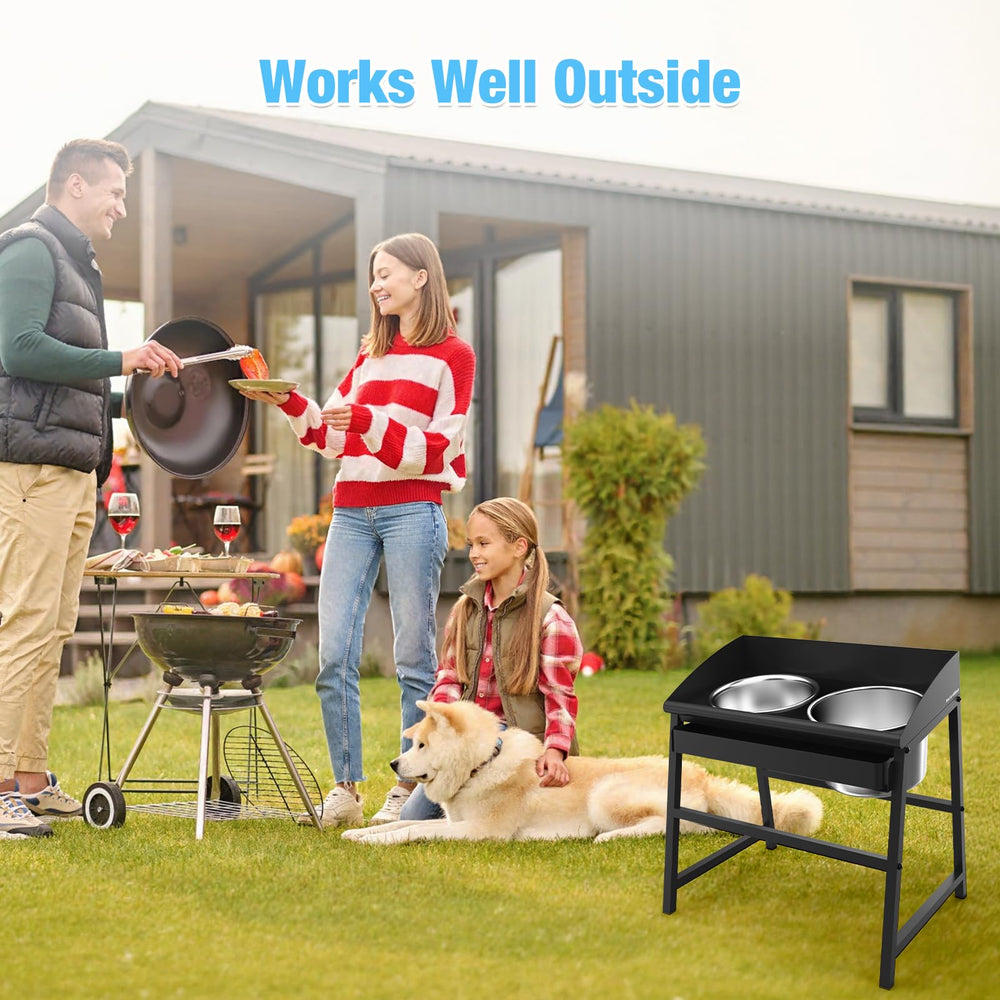 Bobbie & Laxi suitable for indoor and outdoor feeding setups.