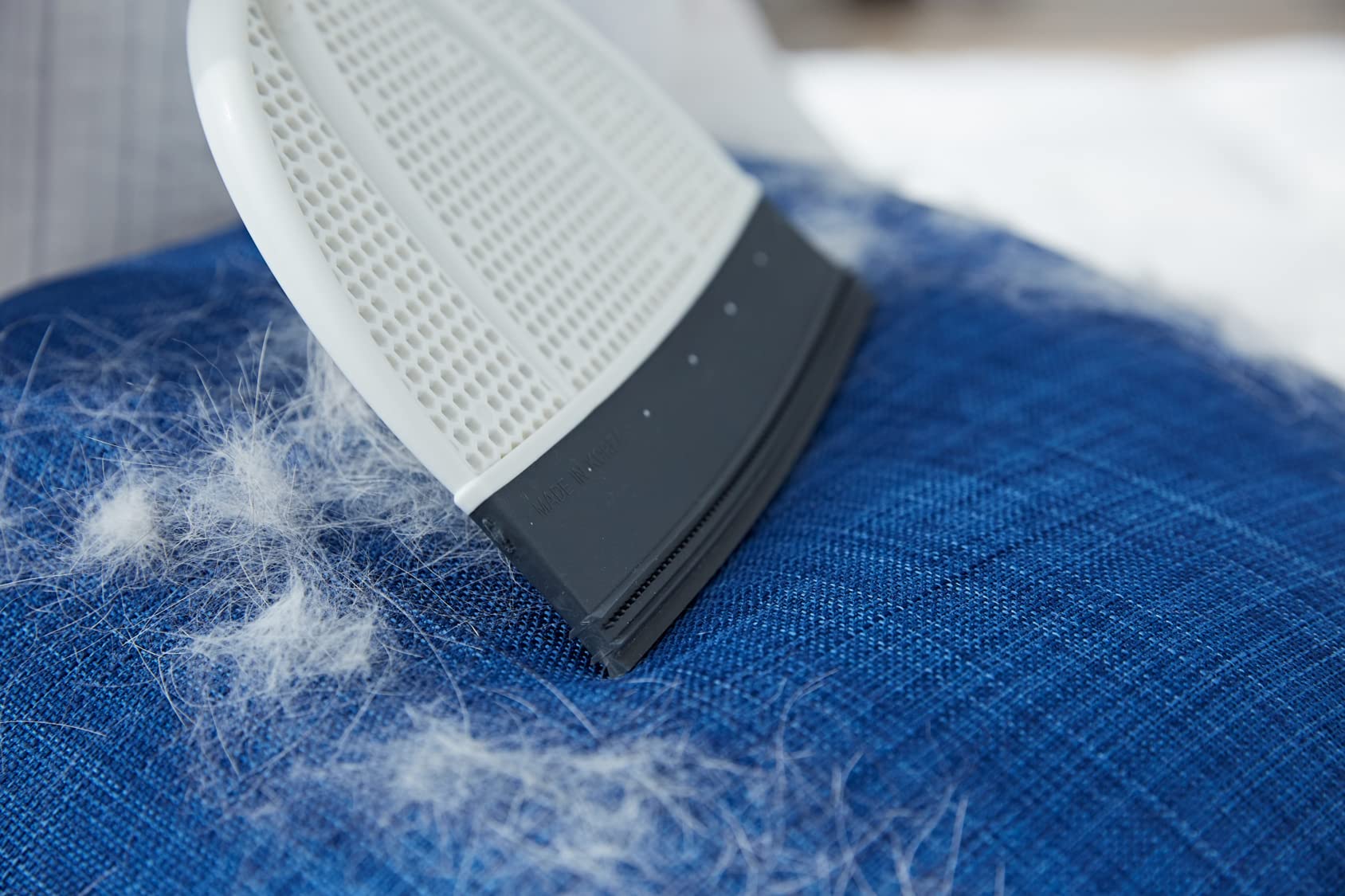 Broombi reusable and hygienic design eliminates dirty bristles and refills.