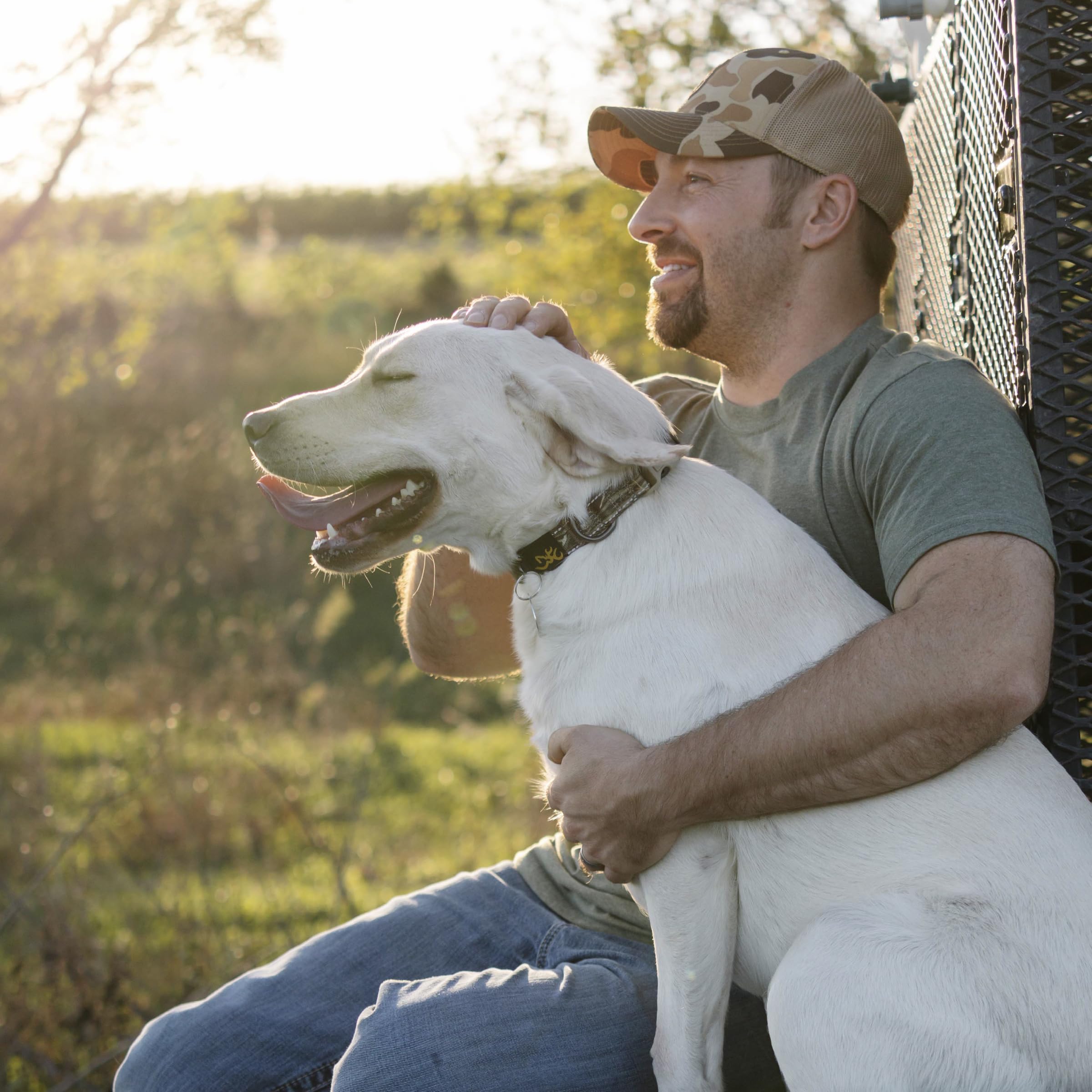 Browning Classic Performance Collar features reflective stitching for low-light safety