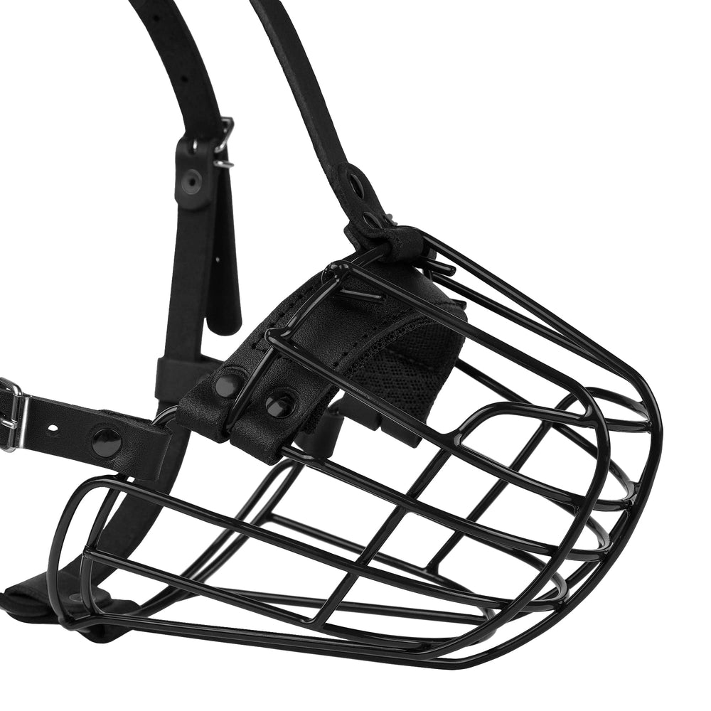 Budkas Pitbull Muzzle allows drinking and lip licking while worn.