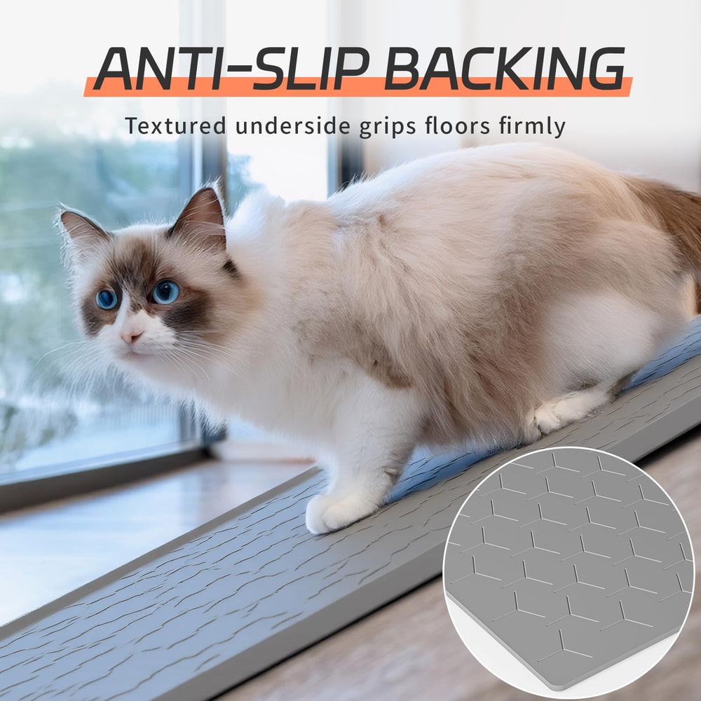 Bulkniu paw-friendly silicone surface protects kitty paws during use.