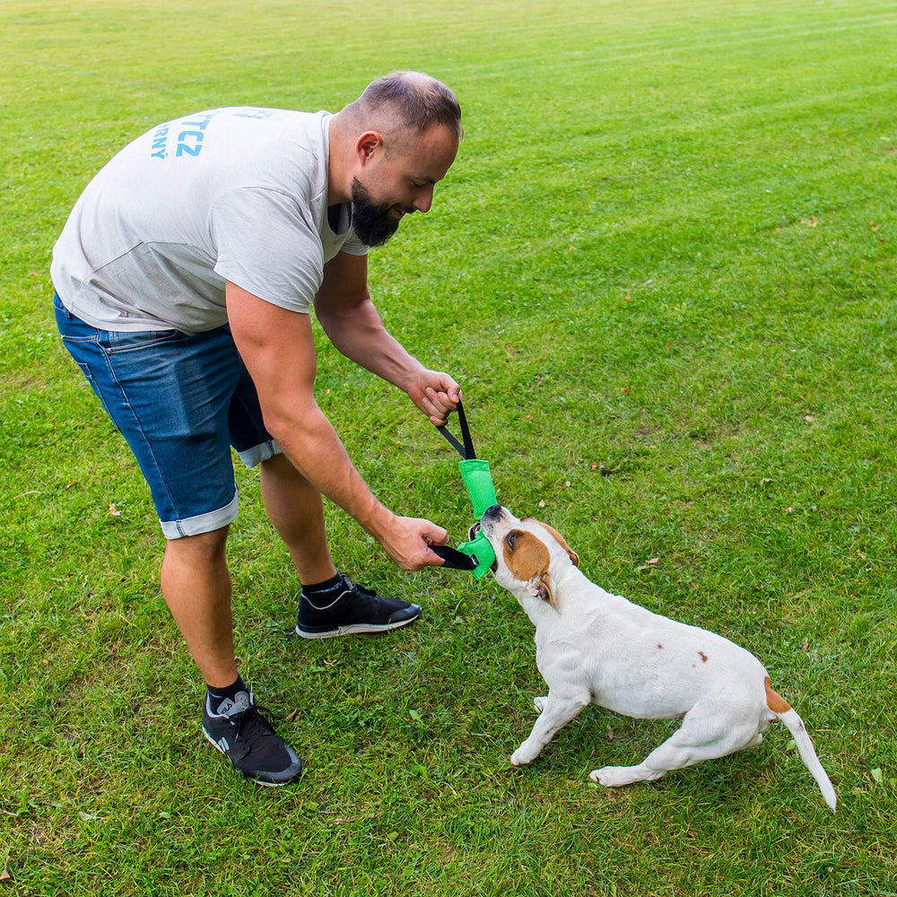 Bull Fit K9 teeth-friendly tug toy protects gums during play.