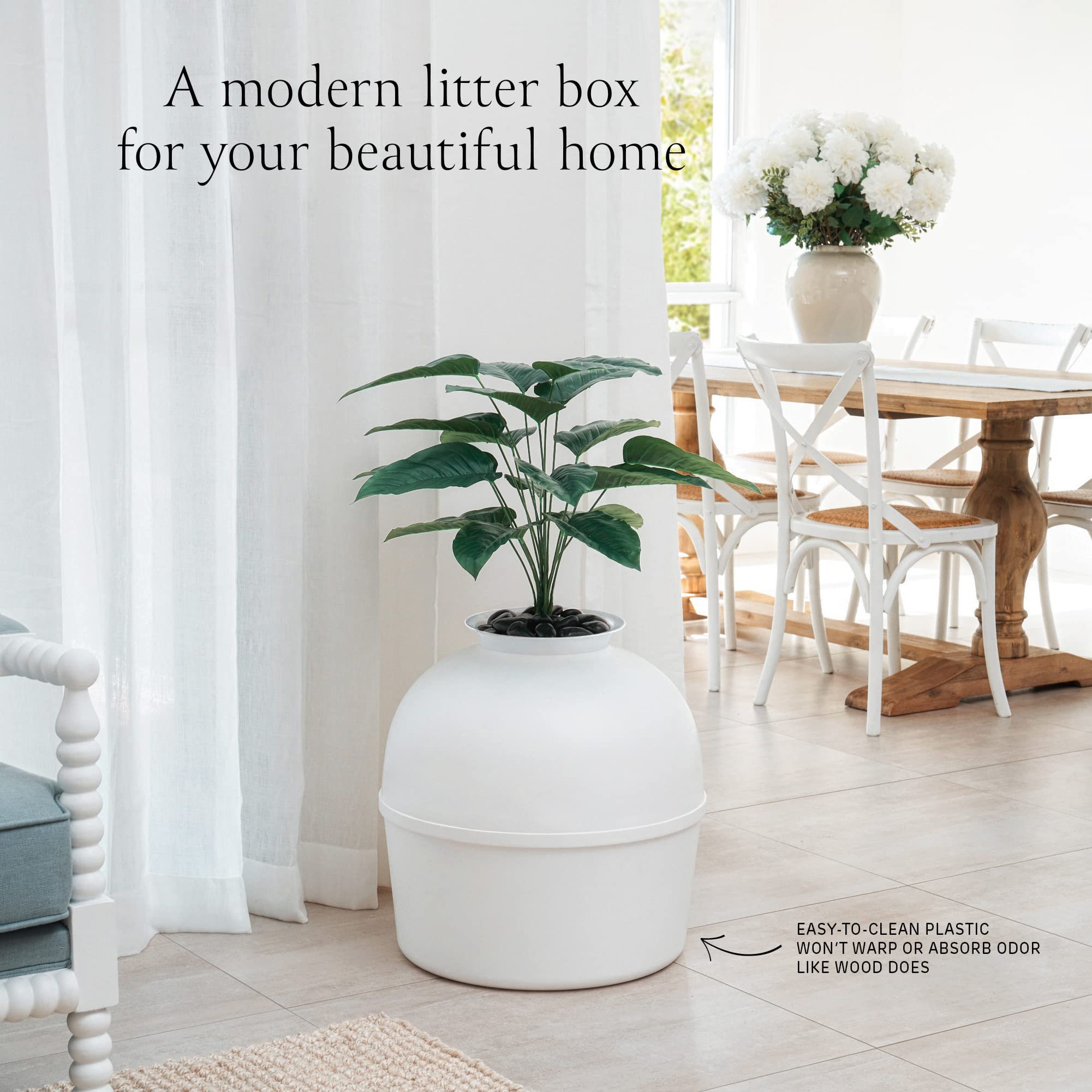 Bundle & Bliss track-free interior supports high-peeing cats with a secure feel.