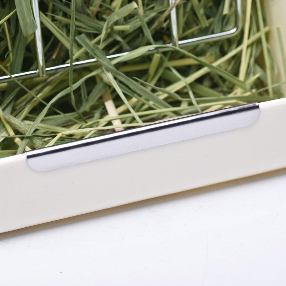 CalPalmy BPA-free plastic construction for safe pet feeding.
