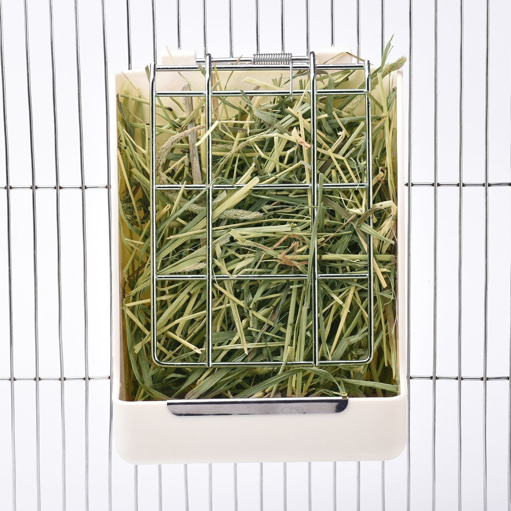 CalPalmy screw-mount attachment keeps feeder secure to cage bars.