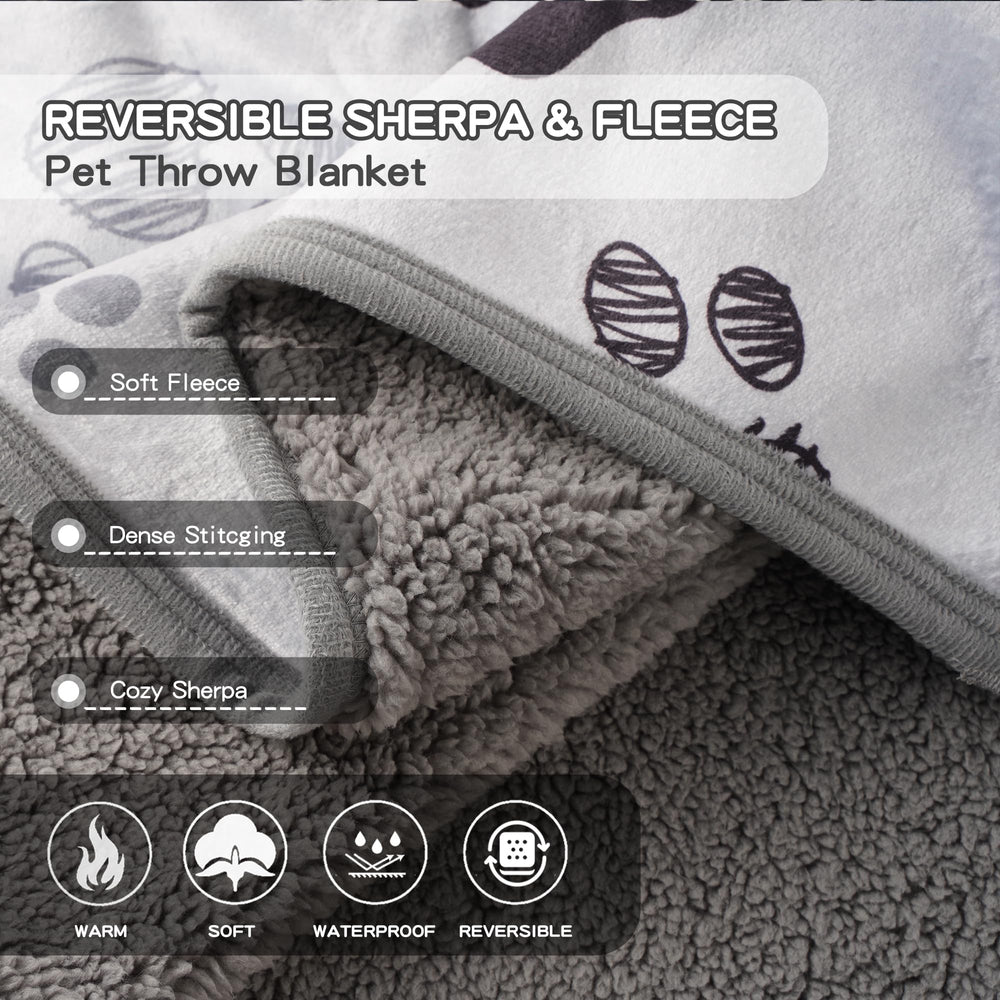 CAPT.SNOOZE car-seat blanket shields seats during travels