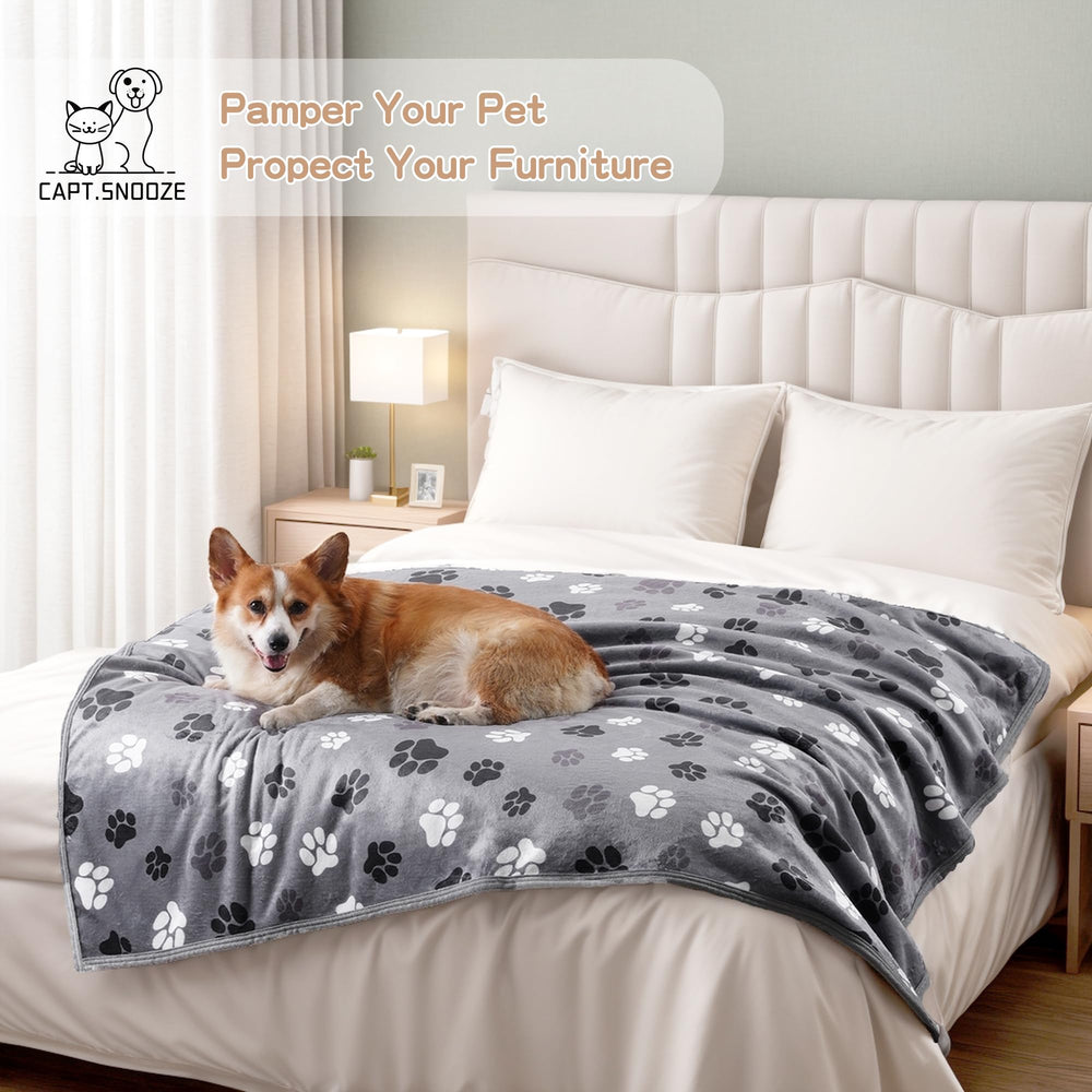 CAPT.SNOOZE machine-washable blanket dries quickly after travel.