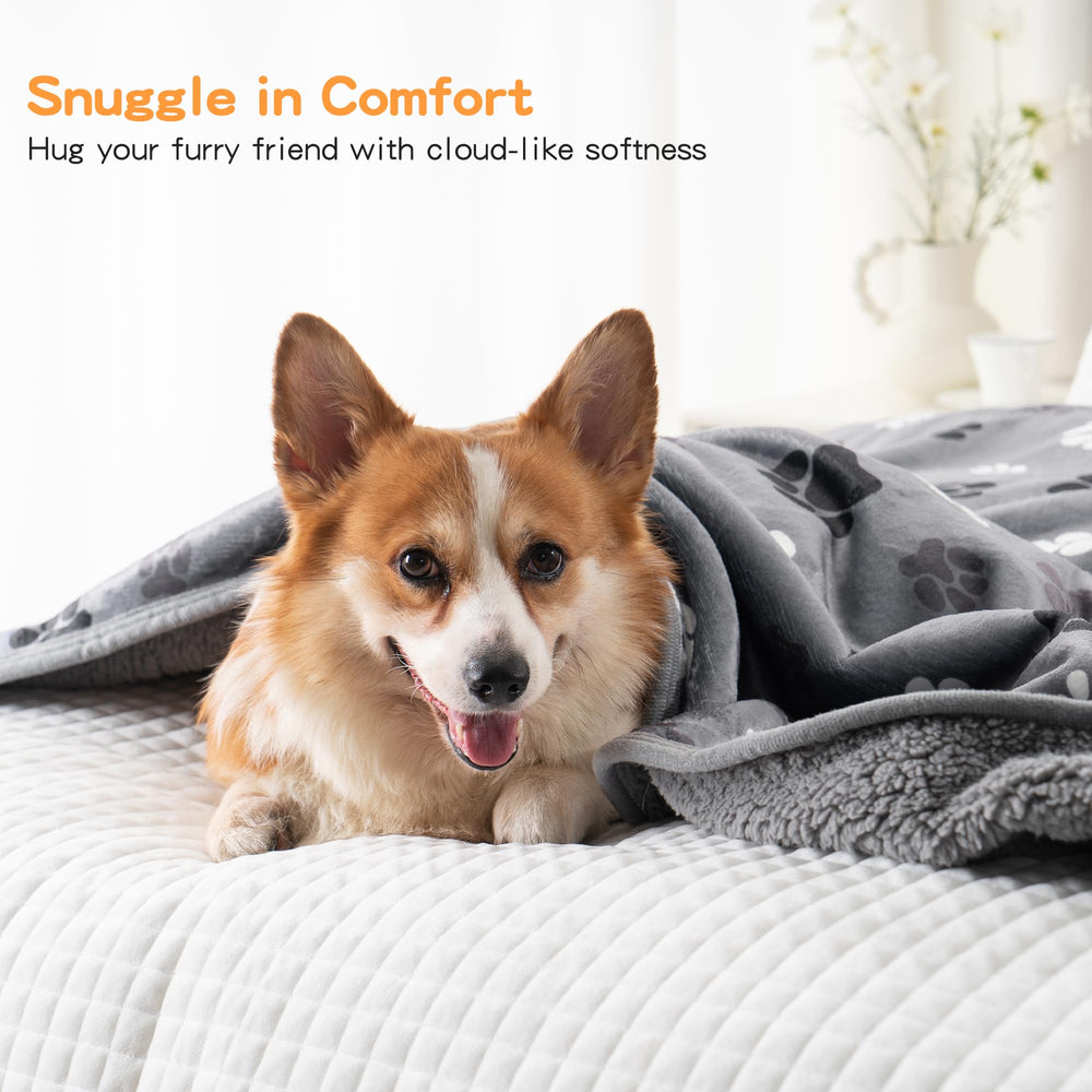 CAPT.SNOOZE stain-resistant design protects beds, crates, and upholstery.