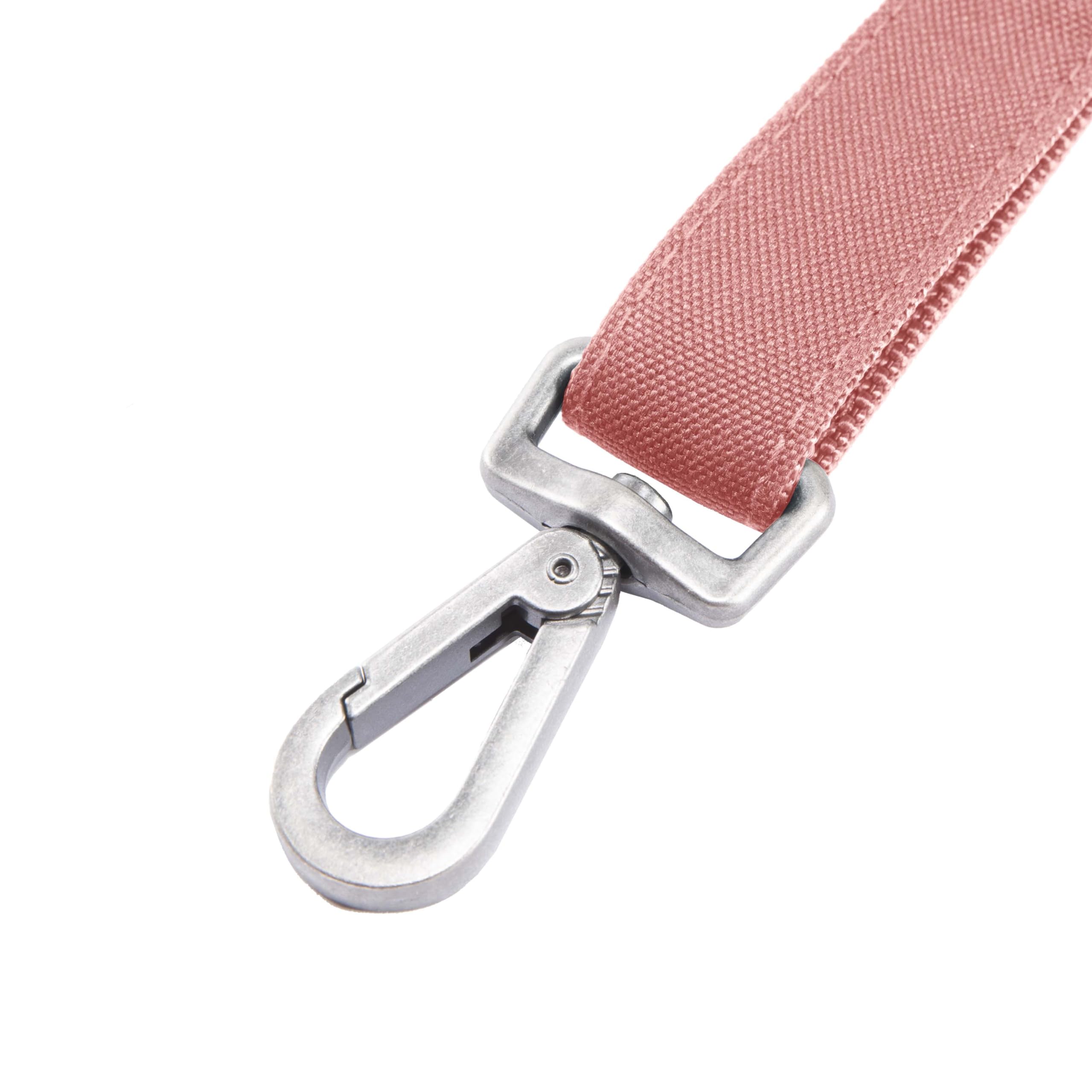 Carhartt Field Dog Leash with sliding D-ring for adjustable length during walks