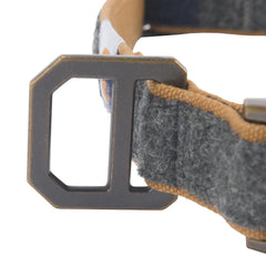 Carhartt blanket stripe pattern collar combines classic style and visibility.