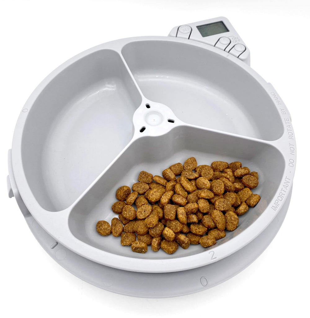Cat Mate C300 label showing compatibility with dry, wet, or raw foods.