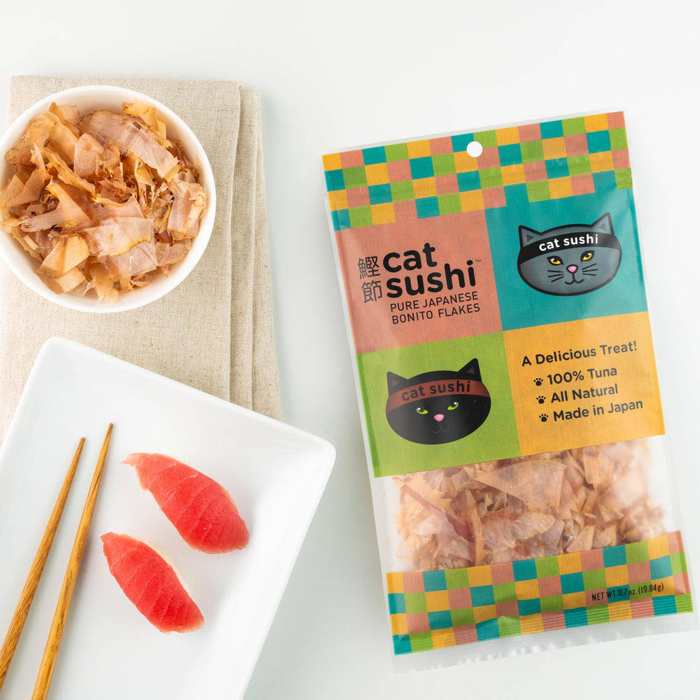 Cat Sushi Bonito Flakes close-up highlights flaky texture ideal as meal topper