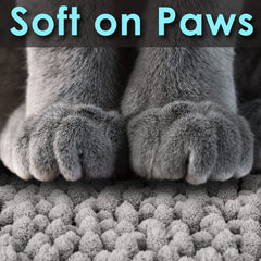 CatGuru soft-microfiber-paws fabric cushions paws before reaching the floor.