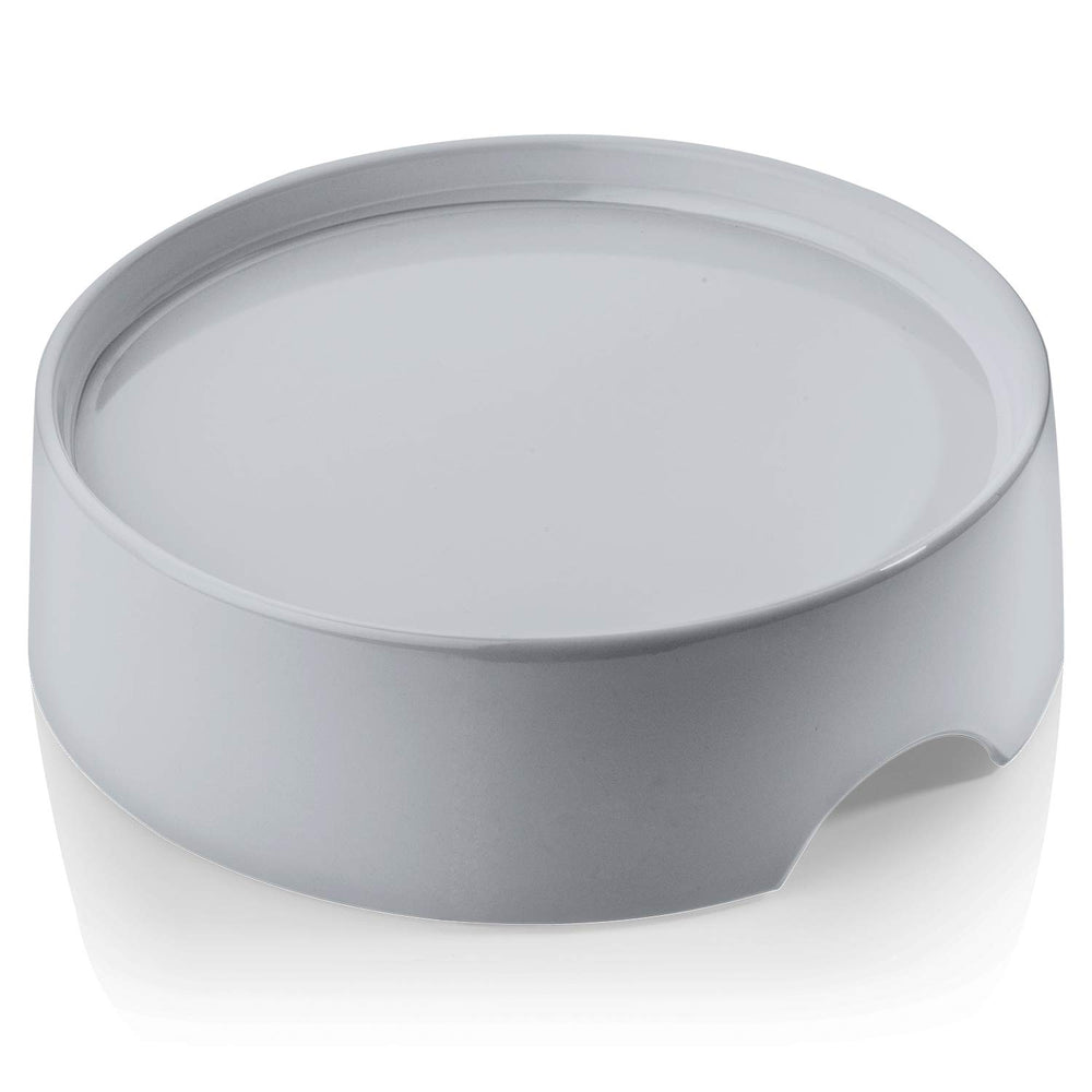 CatGuru Food Table with bowls elevated for relaxed, mess-free dining.