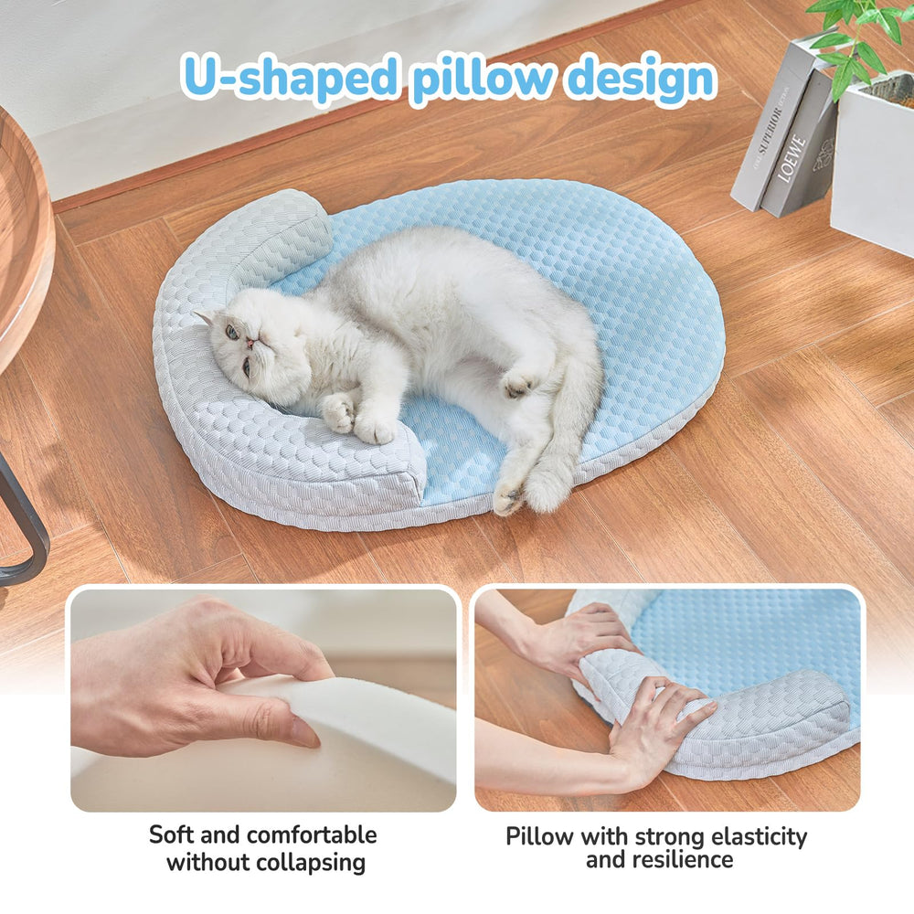 CATISM cooling mat has a non-slip bottom to stay in place on floors.