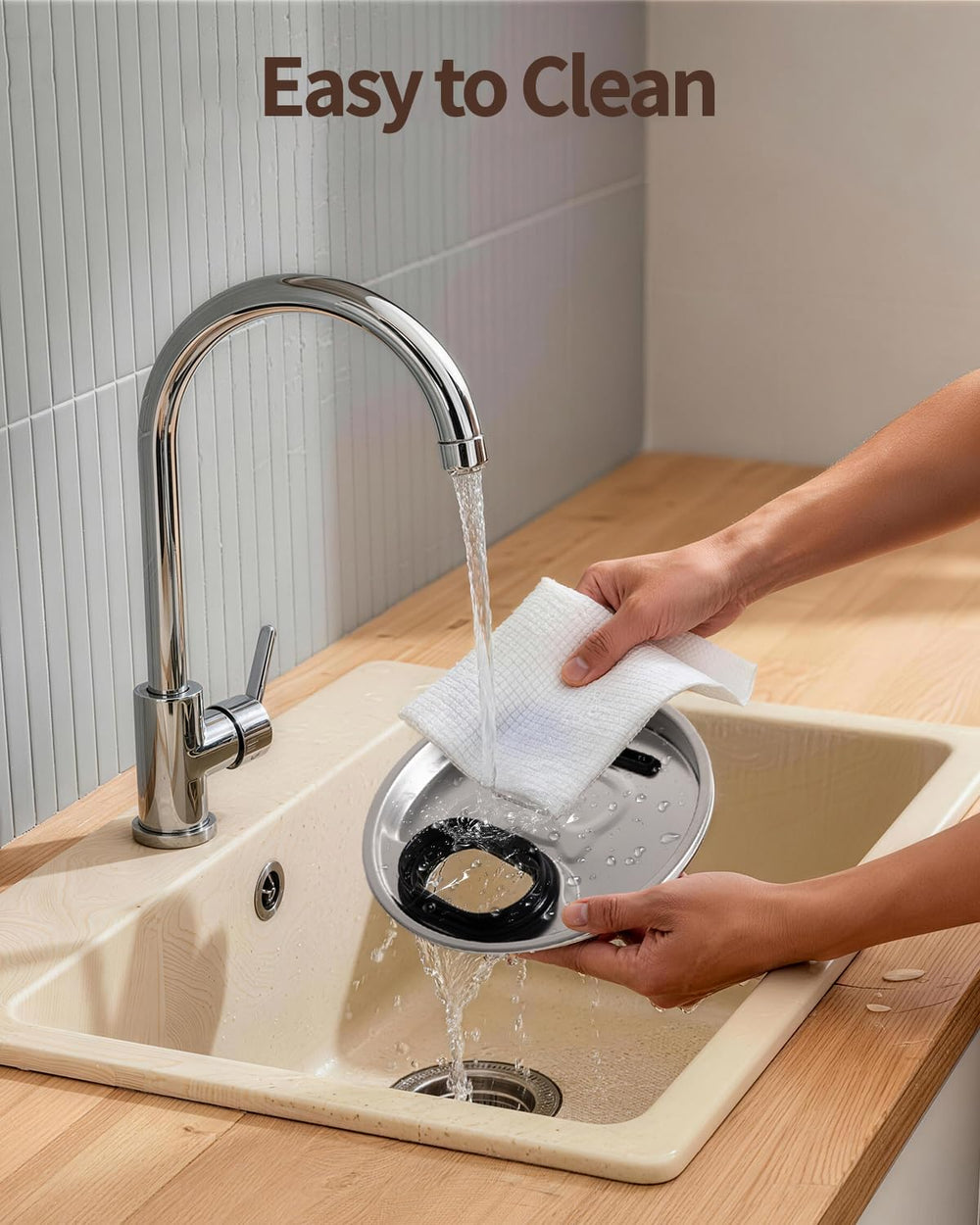 Catsfoutek removable reservoir with water level window for refills.