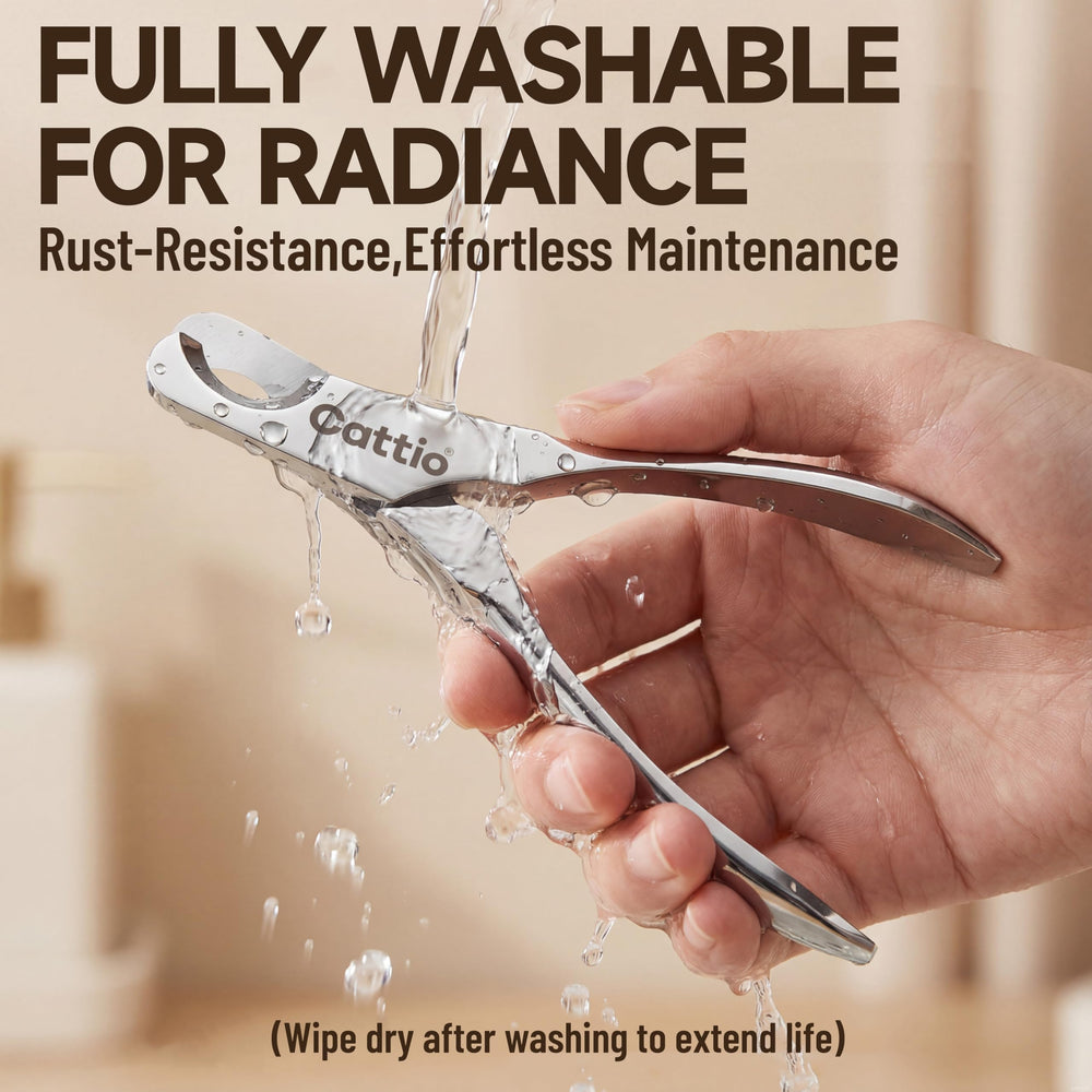 Ergonomic handle design by Cattio supports arthritis-prone hands.