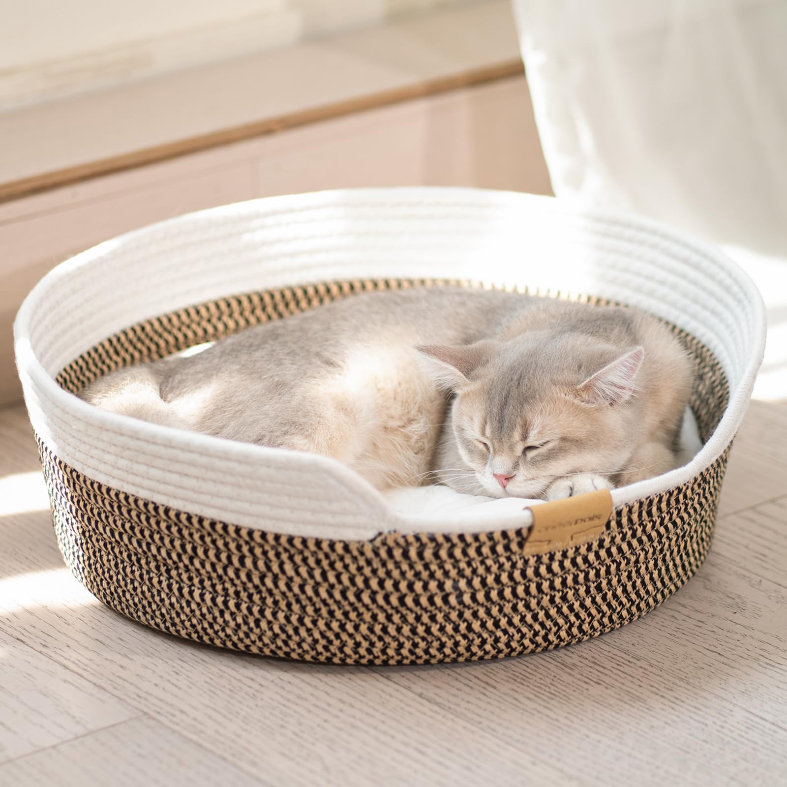 CHEERHOME PETS cat bed basket with cushion, top view shows cozy, all-season resting spot.