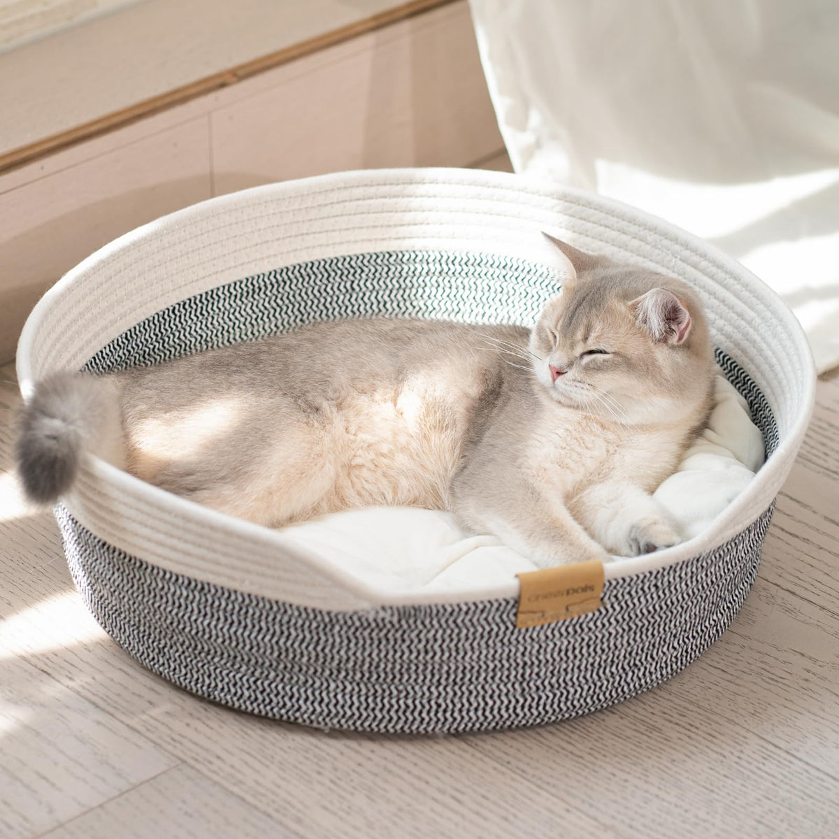 CHEERHOME PETS cat bed basket with cushion for cozy indoor lounging