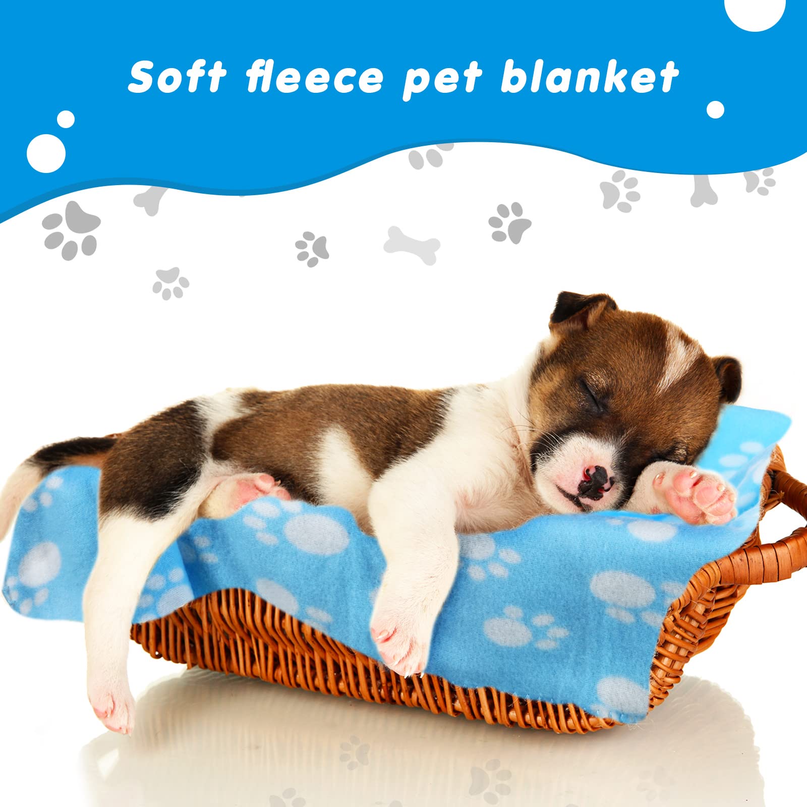 Chumia foldable pet blanket on couch showcasing home use convenience.