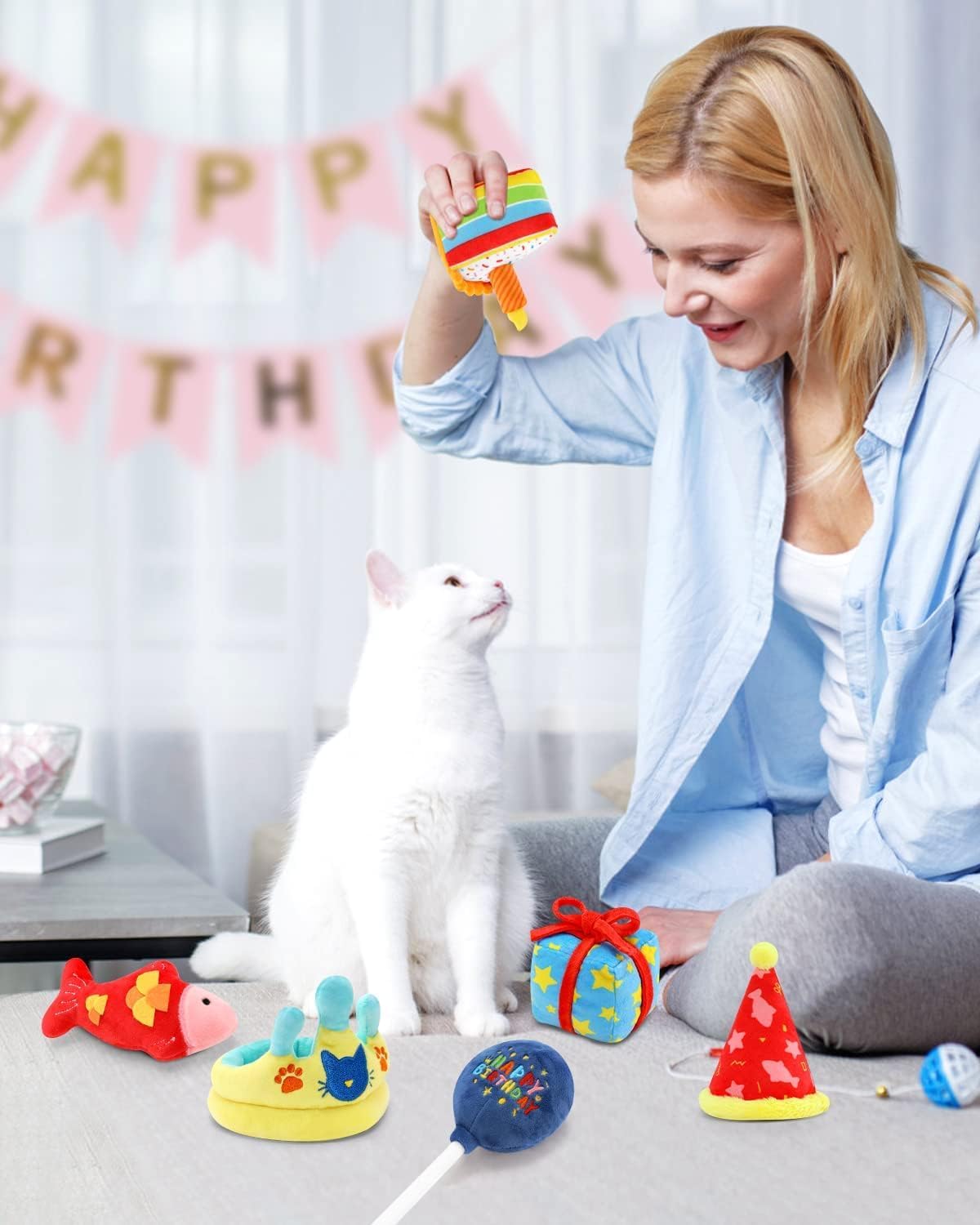 CiyvoLyeen conical hat toy promoting active chasing and sprinting.