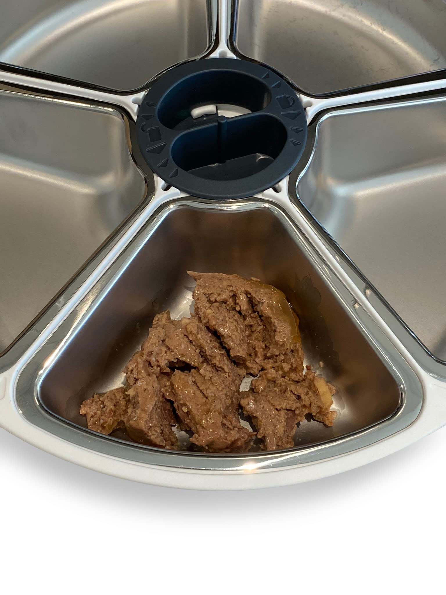 Closer Pets C500 can be fastened to a wooden board for extra stability.