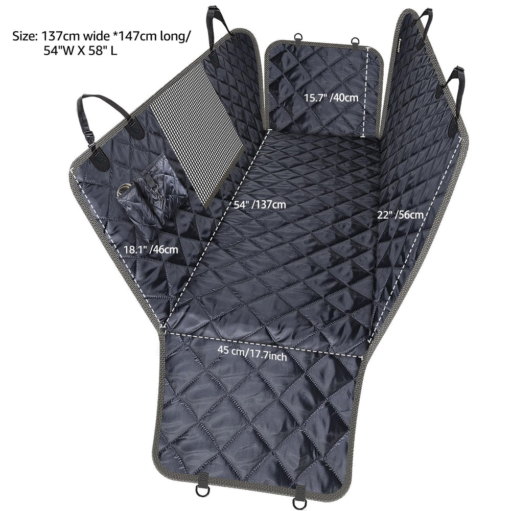 Comwish machine-washable cover cleans after muddy adventures.