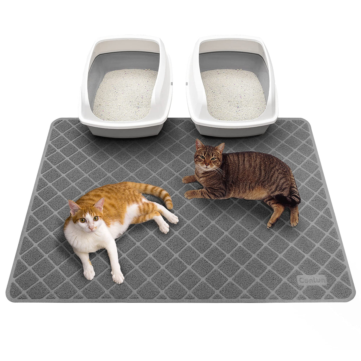 Conlun Cat Litter Mat with grid trap design catching litter from paws.