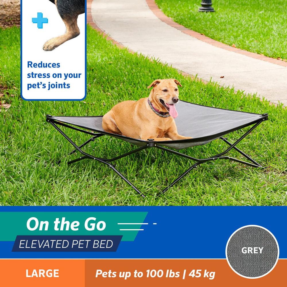 Coolaroo On-The-Go carry bag keeps the portable bed organized during travel.