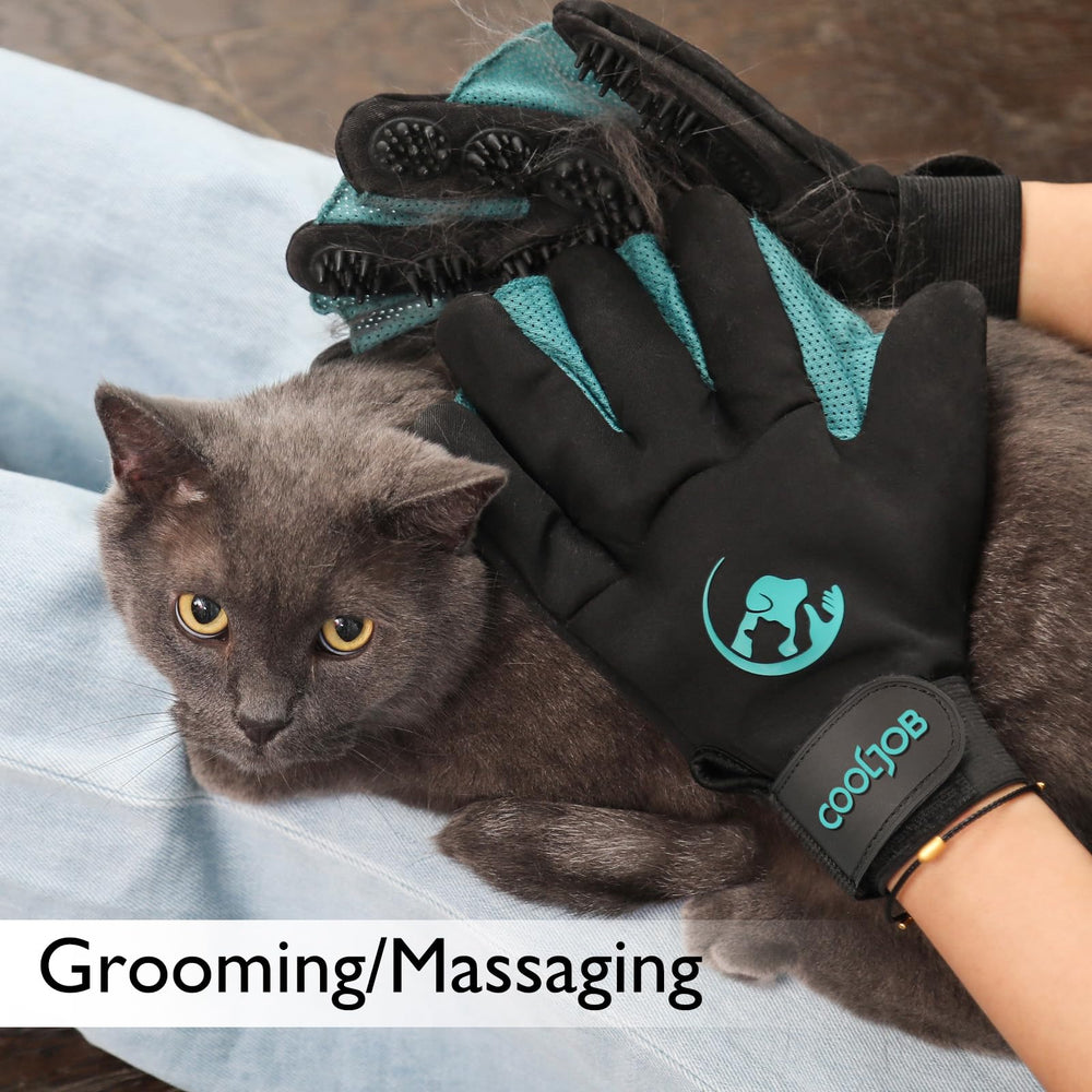 CoolJob flexible fingers provide comforting massage during grooming sessions.