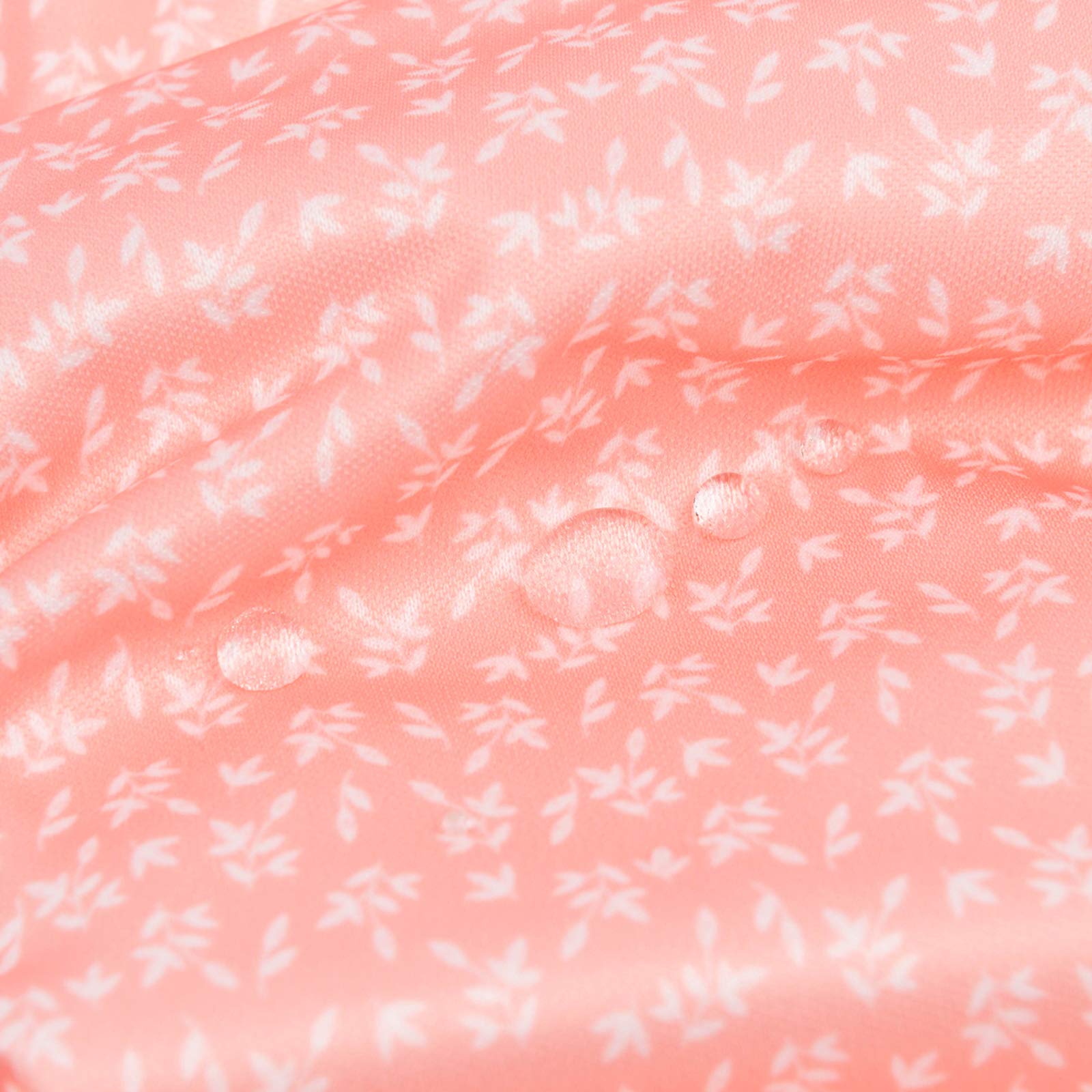 Easy-to-clean design with extra loops to secure during washing.
