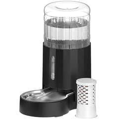 CZPET automatic water-dispenser-bottle provides constant hydration for pets.