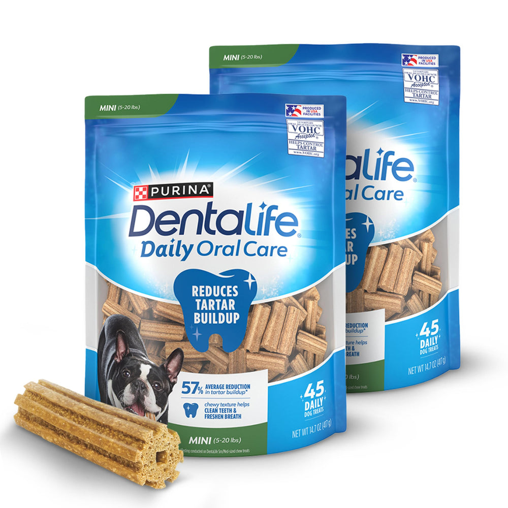 Dentalife DentaLife daily oral care treats pack closeup—resealable pouch for freshness.