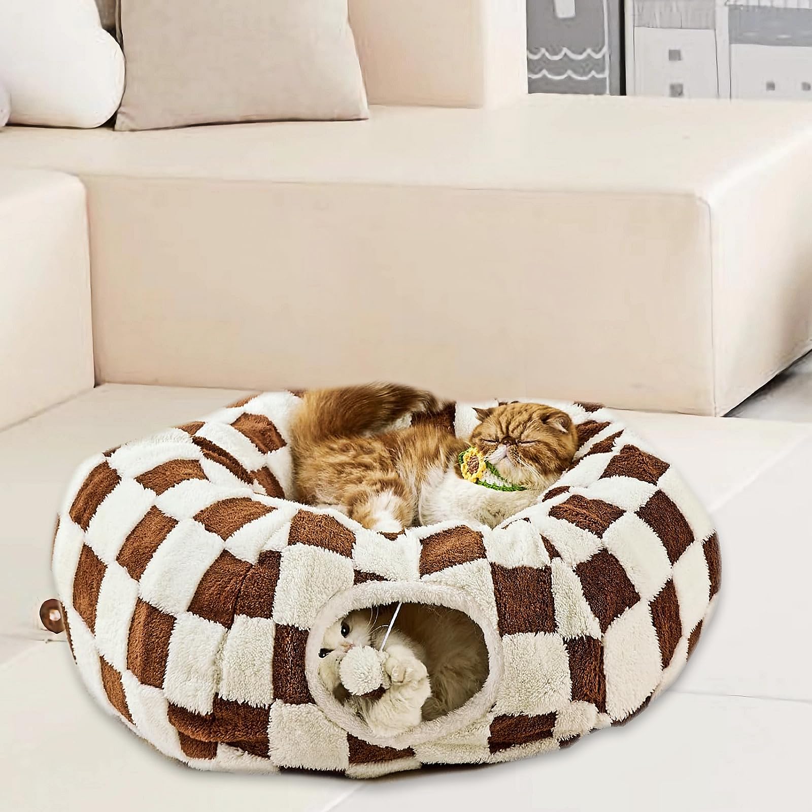 DFENGDF brown color option blends with multiple decors and cat spaces.
