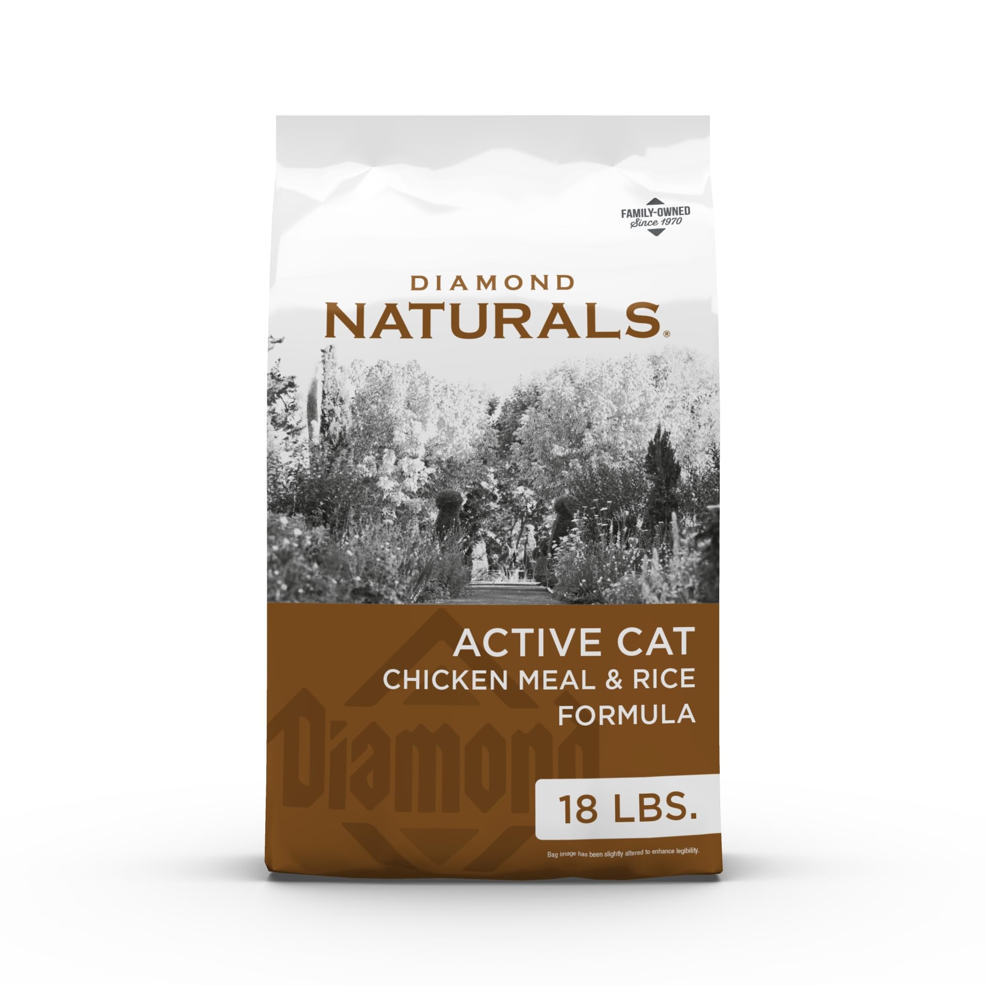 Diamond Naturals Active Cat bag open, premium cage-free chicken protein.
