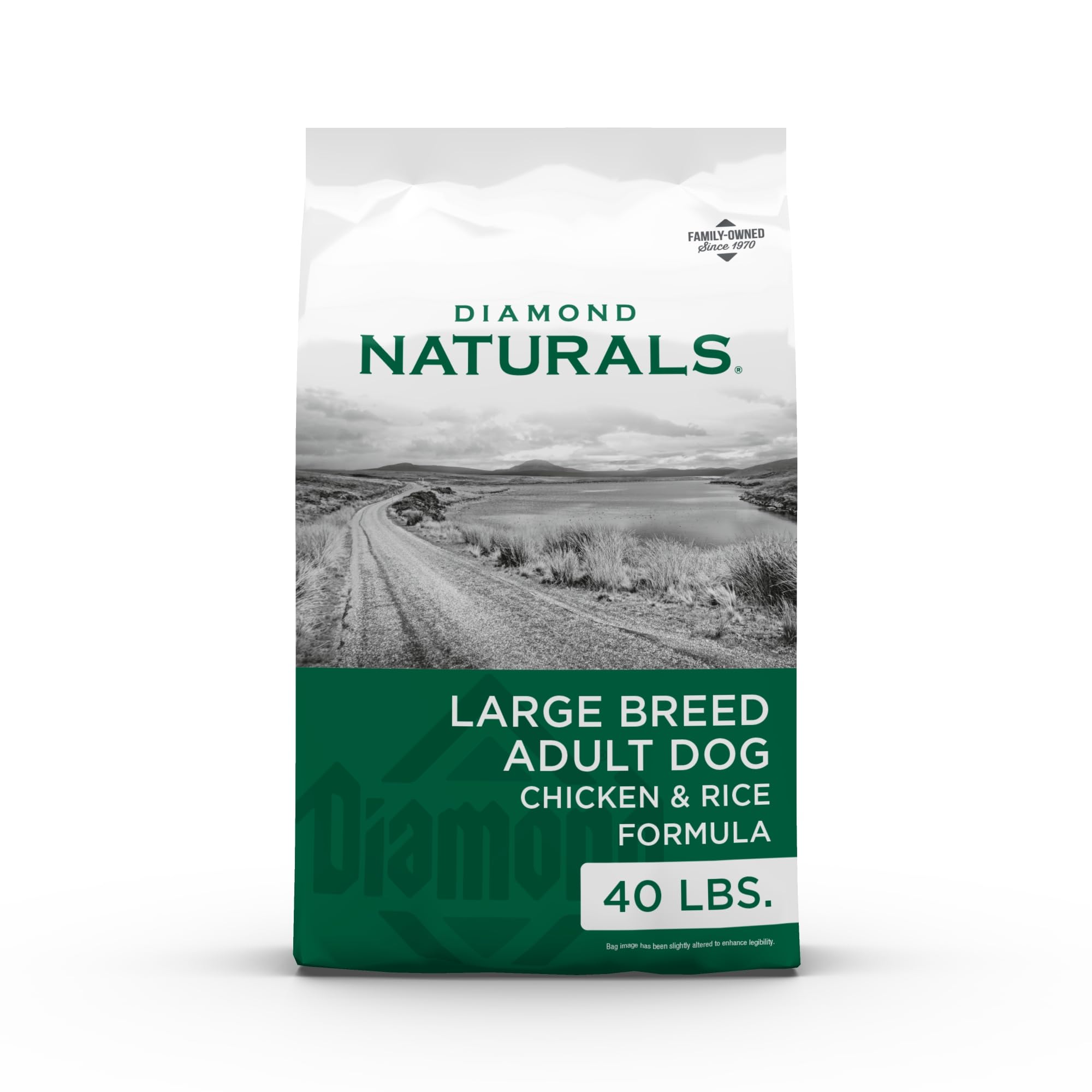 Diamond Naturals large breed dog food bag featuring real cage-free chicken as the #1 ingredient for adult dogs.