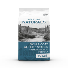 Diamond Naturals Skin & Coat salmon kibble closeup supports a healthy coat