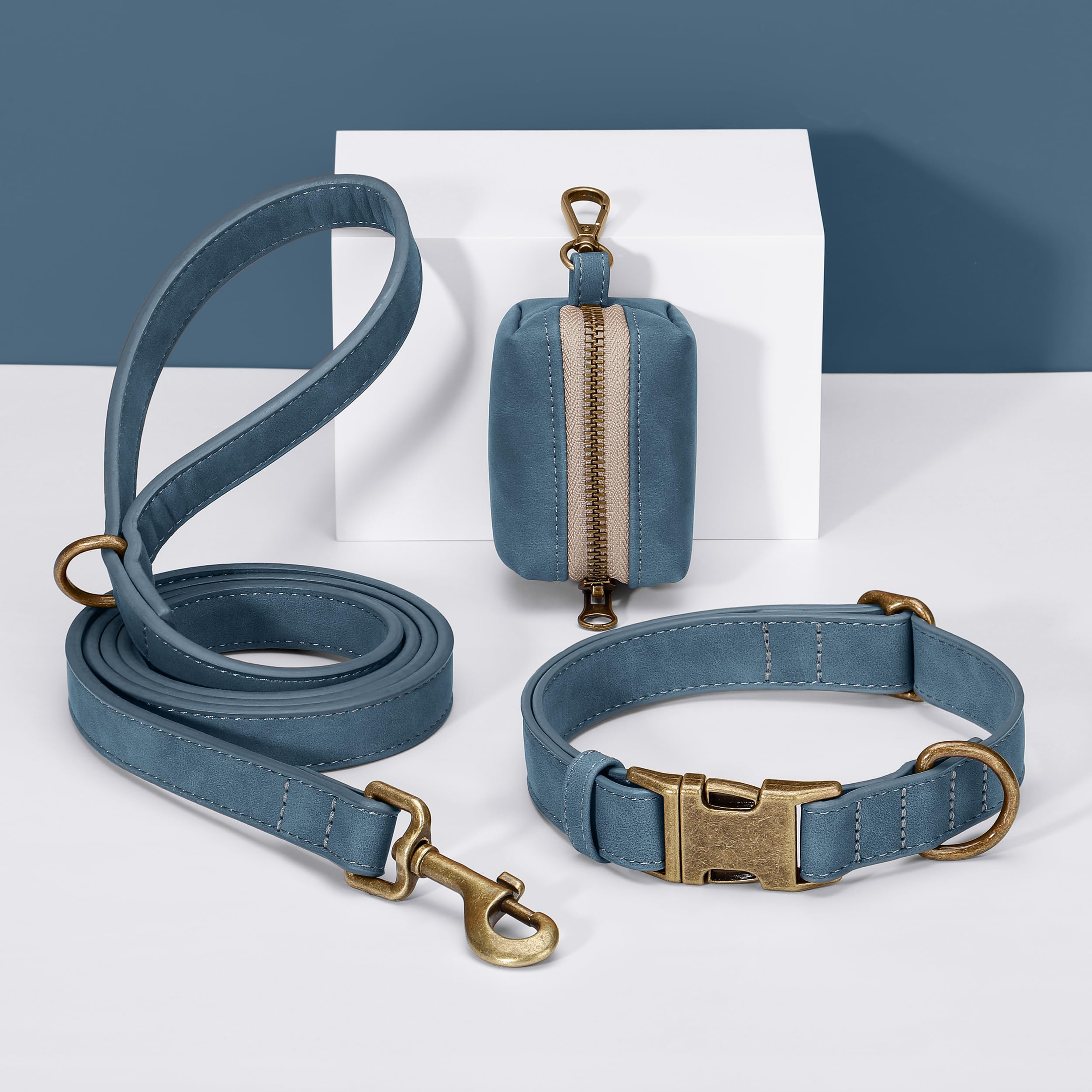Didog blue collar on easy-clean surface resists dirt