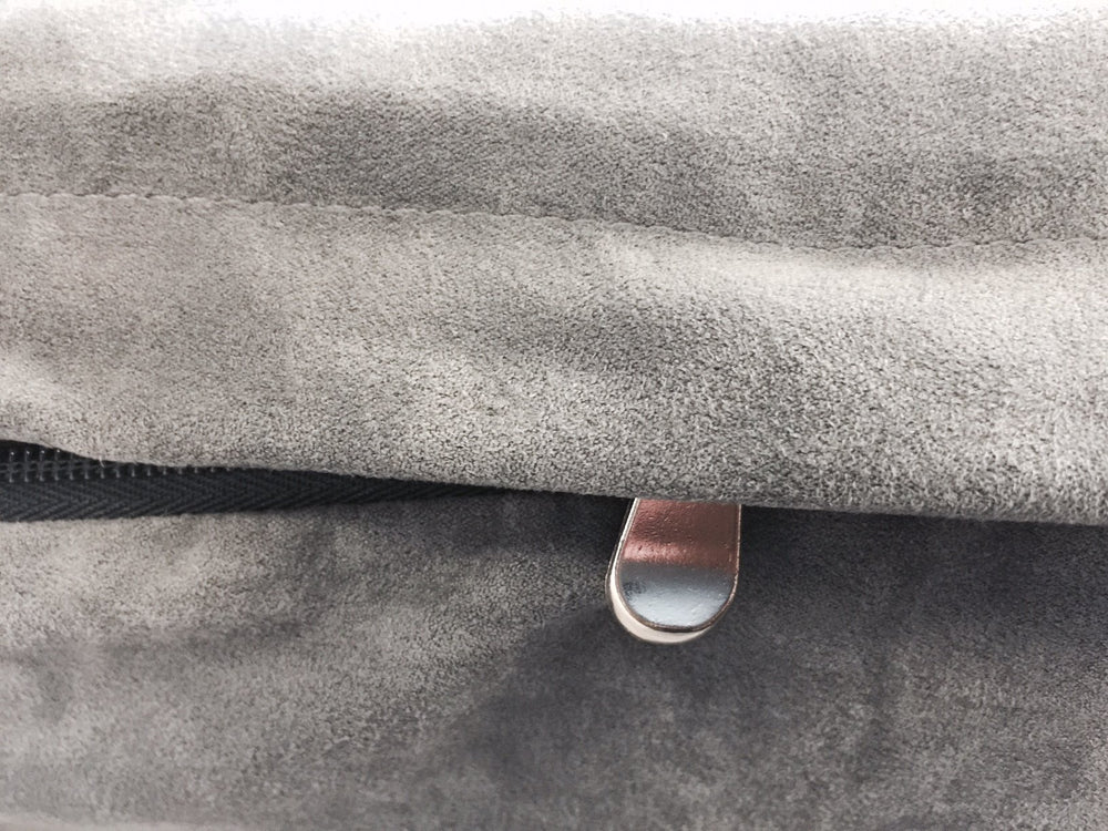 Temperature-regulating memory foam helps keep pets comfortable year-round