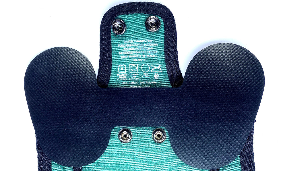 DOWN UNDER OUTDOORS adjustable straps with metal snaps ensure bantam-friendly fit