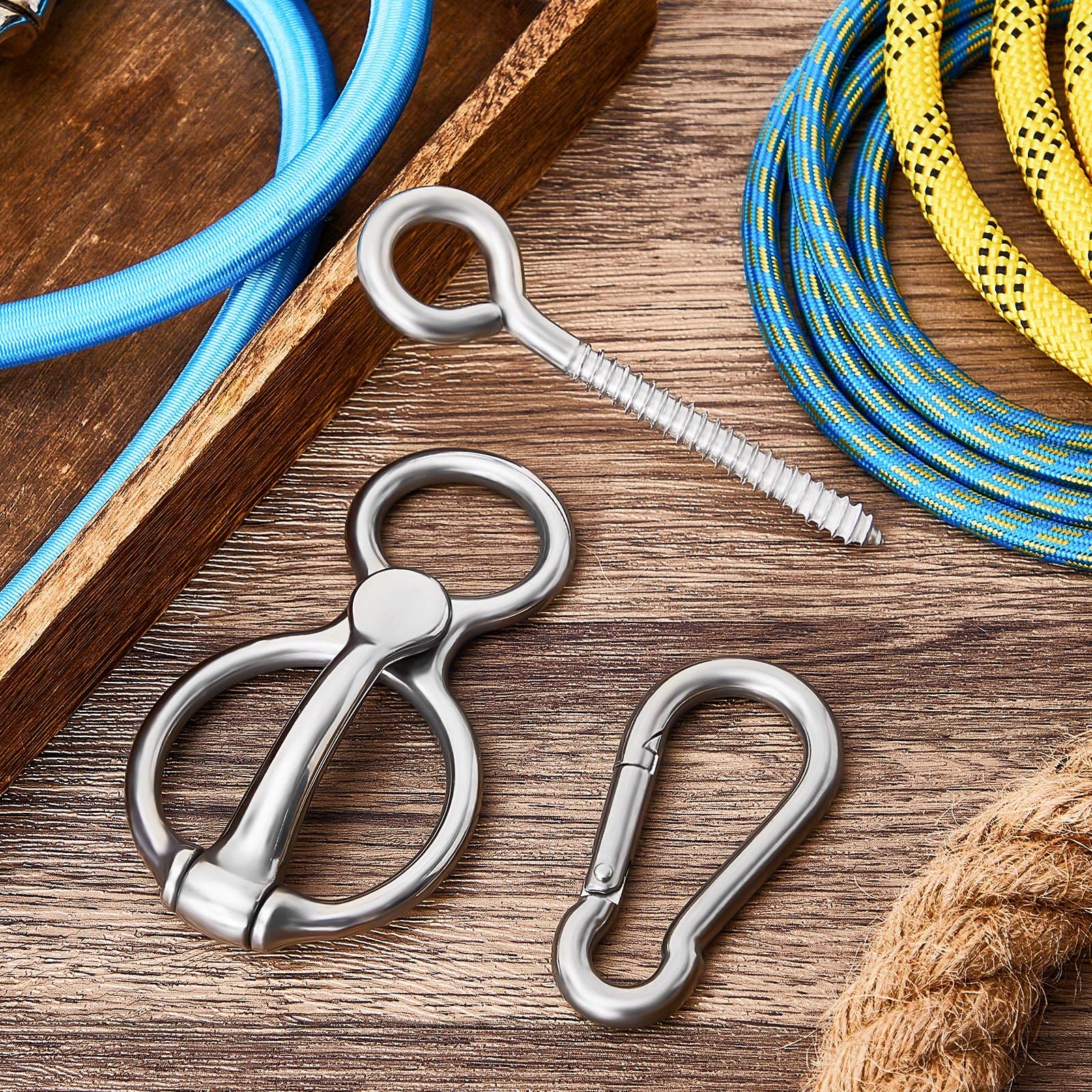 Dunzy trailer-accessory set supports cross ties and versatility across stalls and trailers.