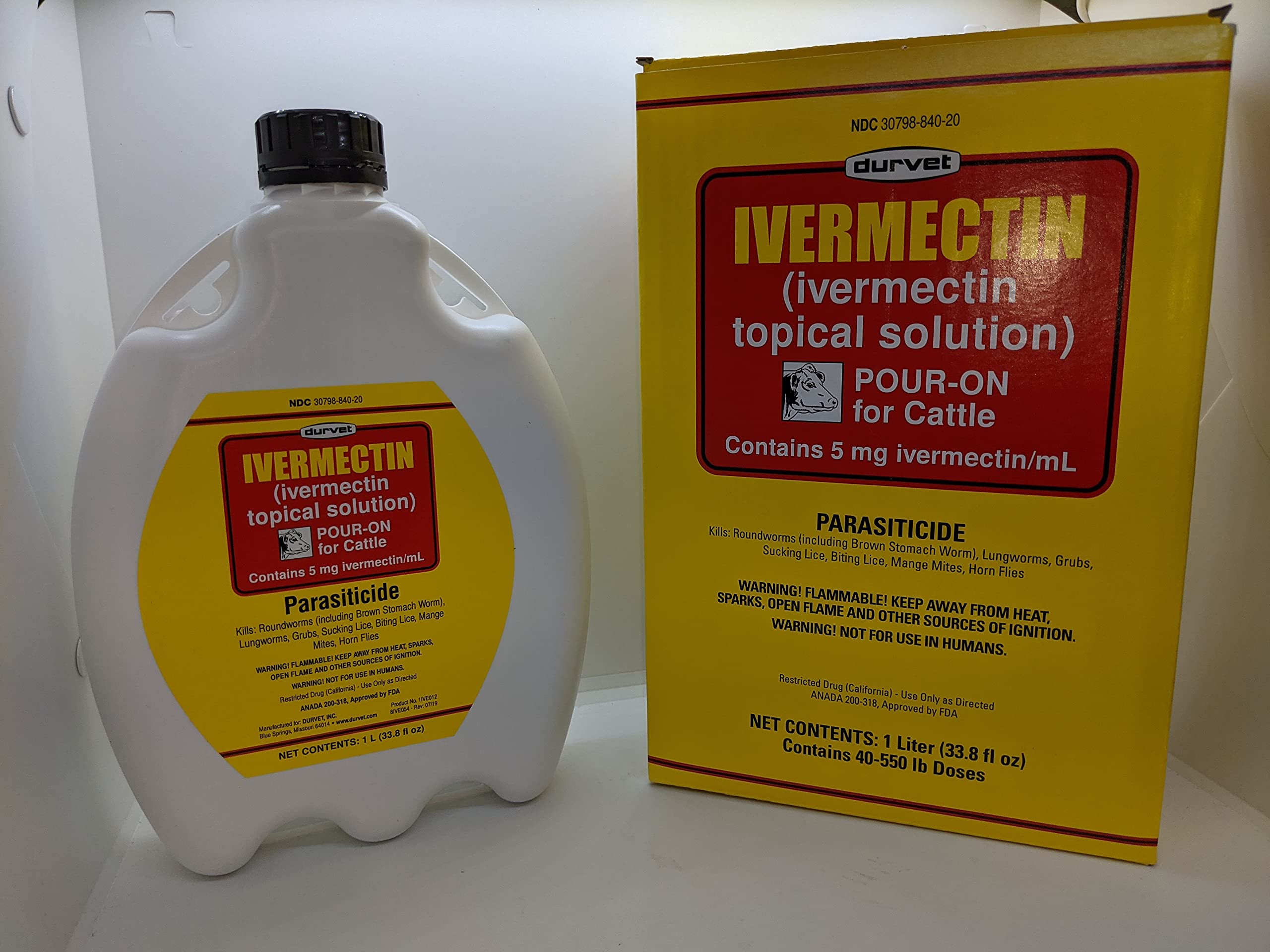 Durvet Ivermectin Pour-On cattle bottle close-up showing 1000 mL capacity for easy use