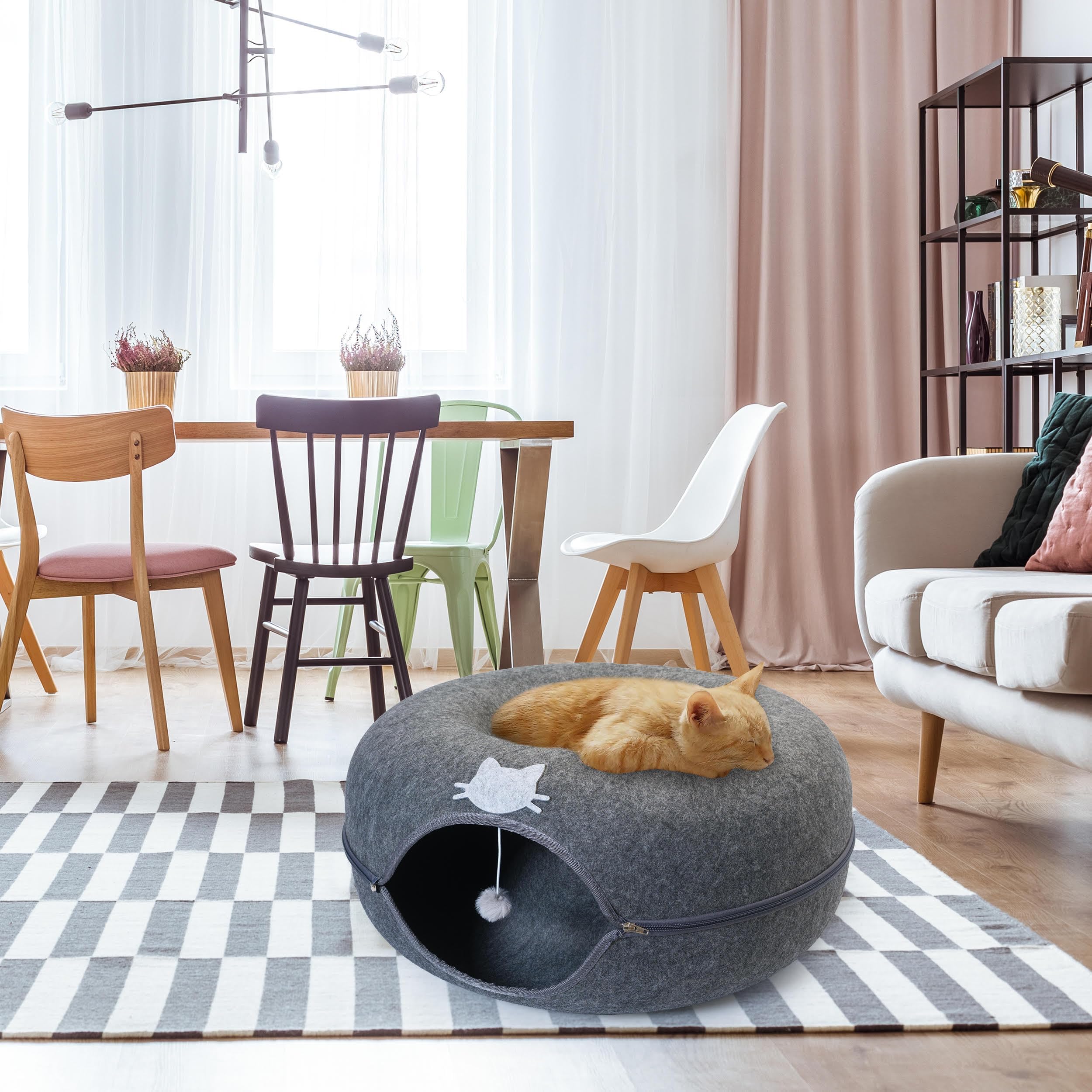 Roomy Meow Mansion supports cats up to 30–45 lbs