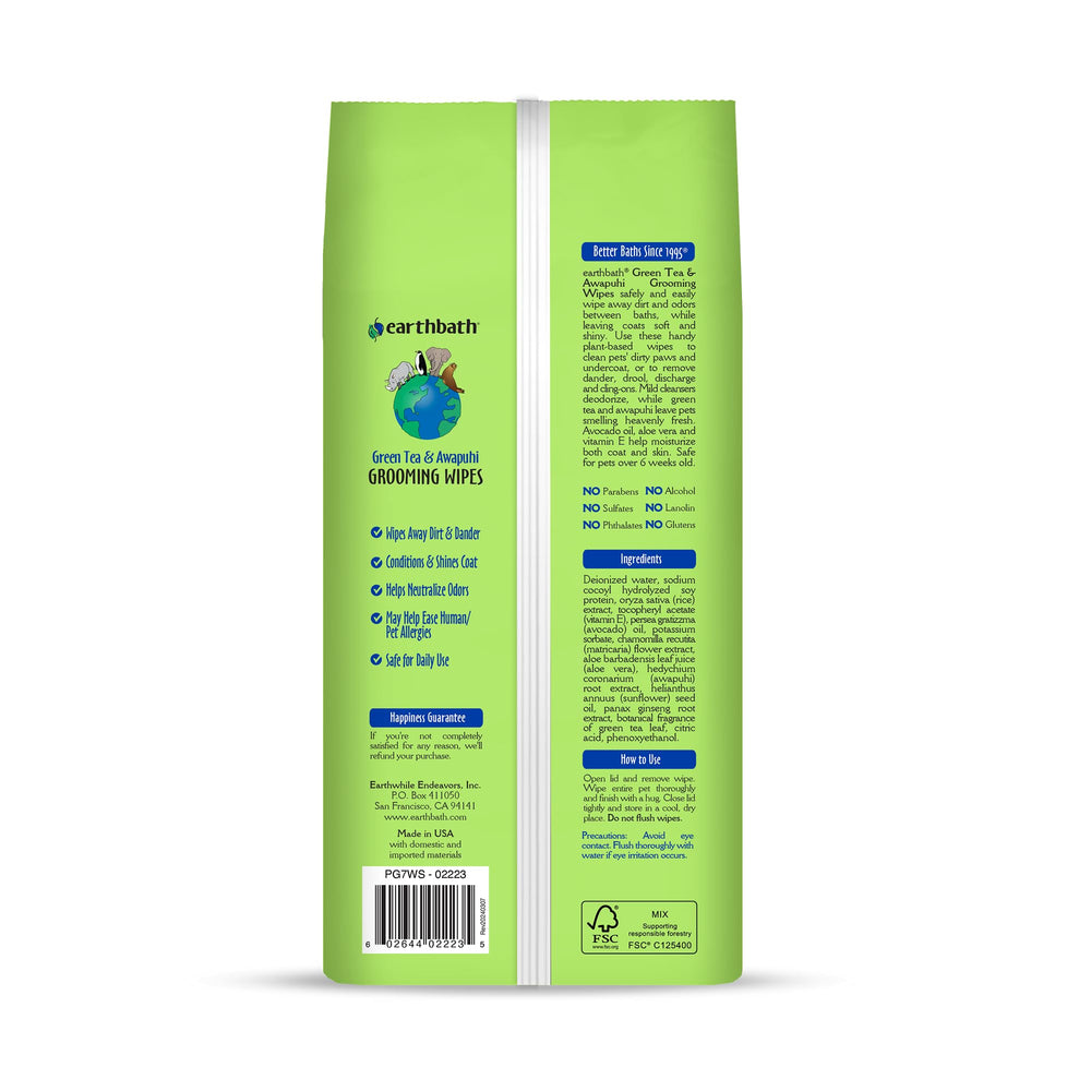 Earthbath wipes cleanse a pet's paw quickly for fast cleaning