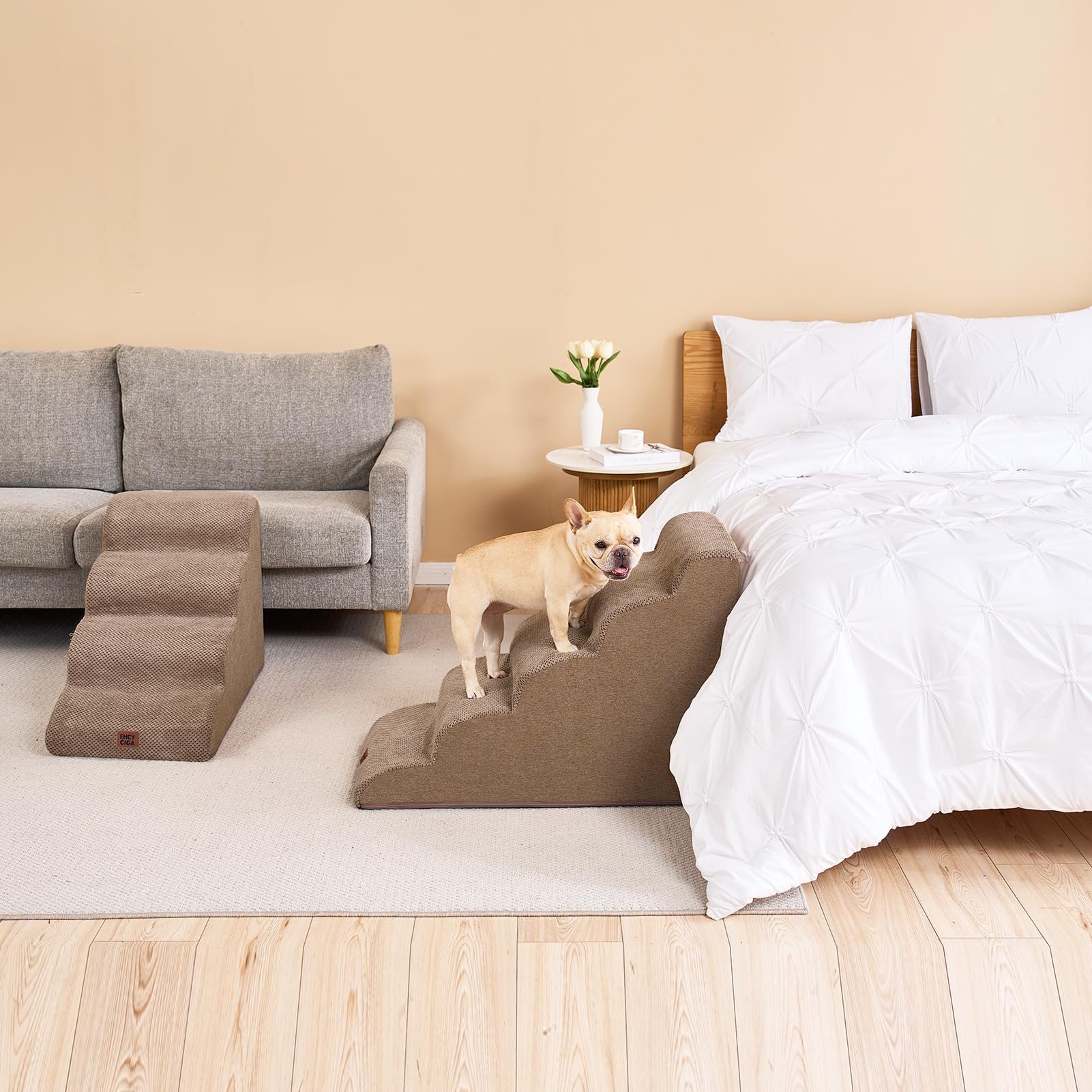 EHEYCIGA machine-washable cover simplifies upkeep.