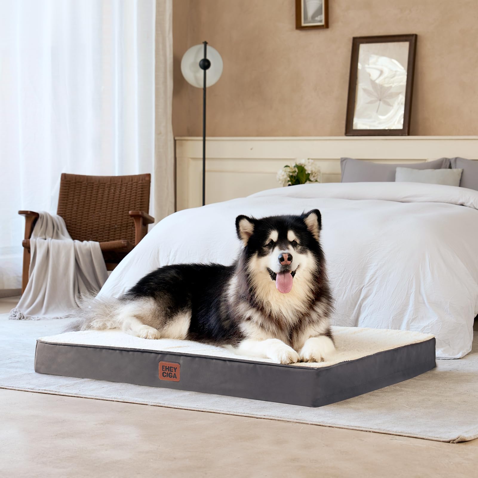 EHEYCIGA bed after unpacking shows rebound and ready-to-use shape