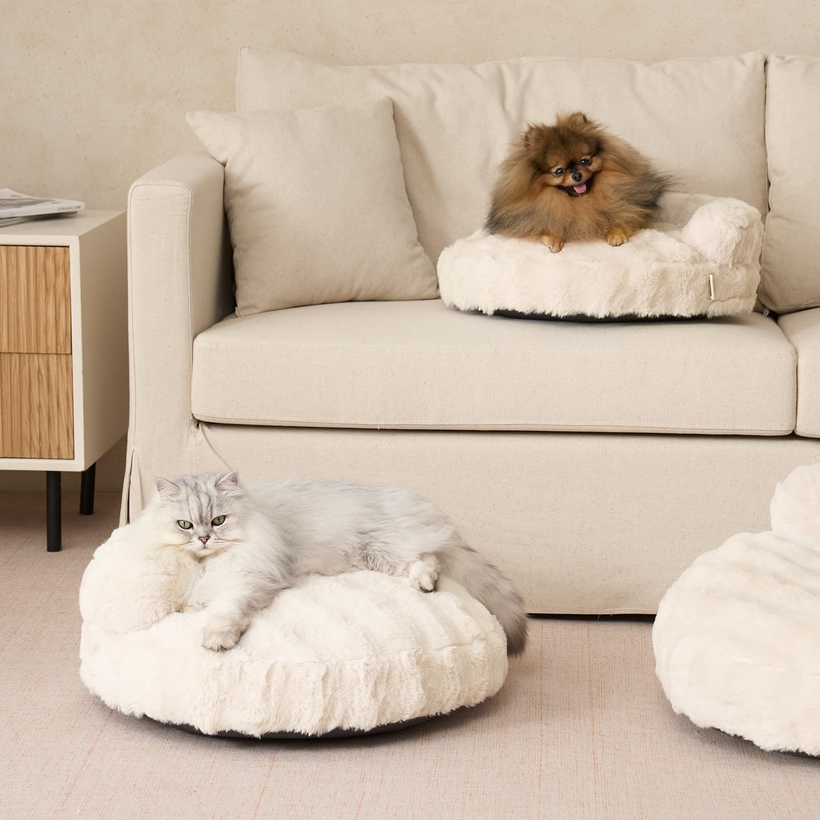 Easy-clean removable cover for the EHEYCIGA dog bed