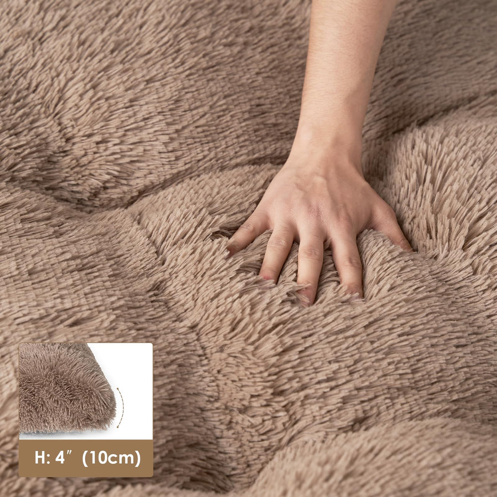 EHEYCIGA non-slip bottom detail keeps the bed in place during use.