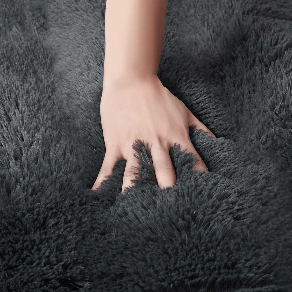 EHEYCIGA non-slip bottom keeps the bed stable during movement.